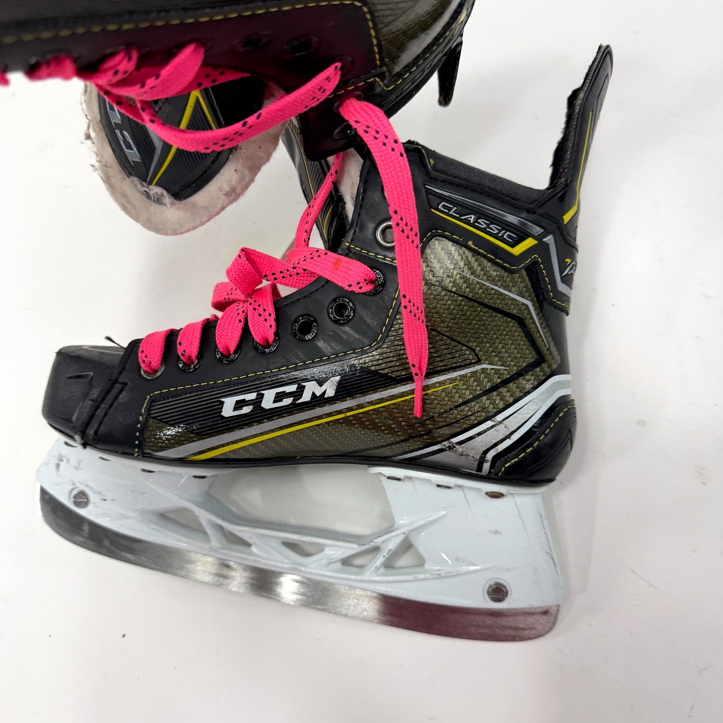 Used CCM Tacks Classic Skates | Size 5 D | AB500
