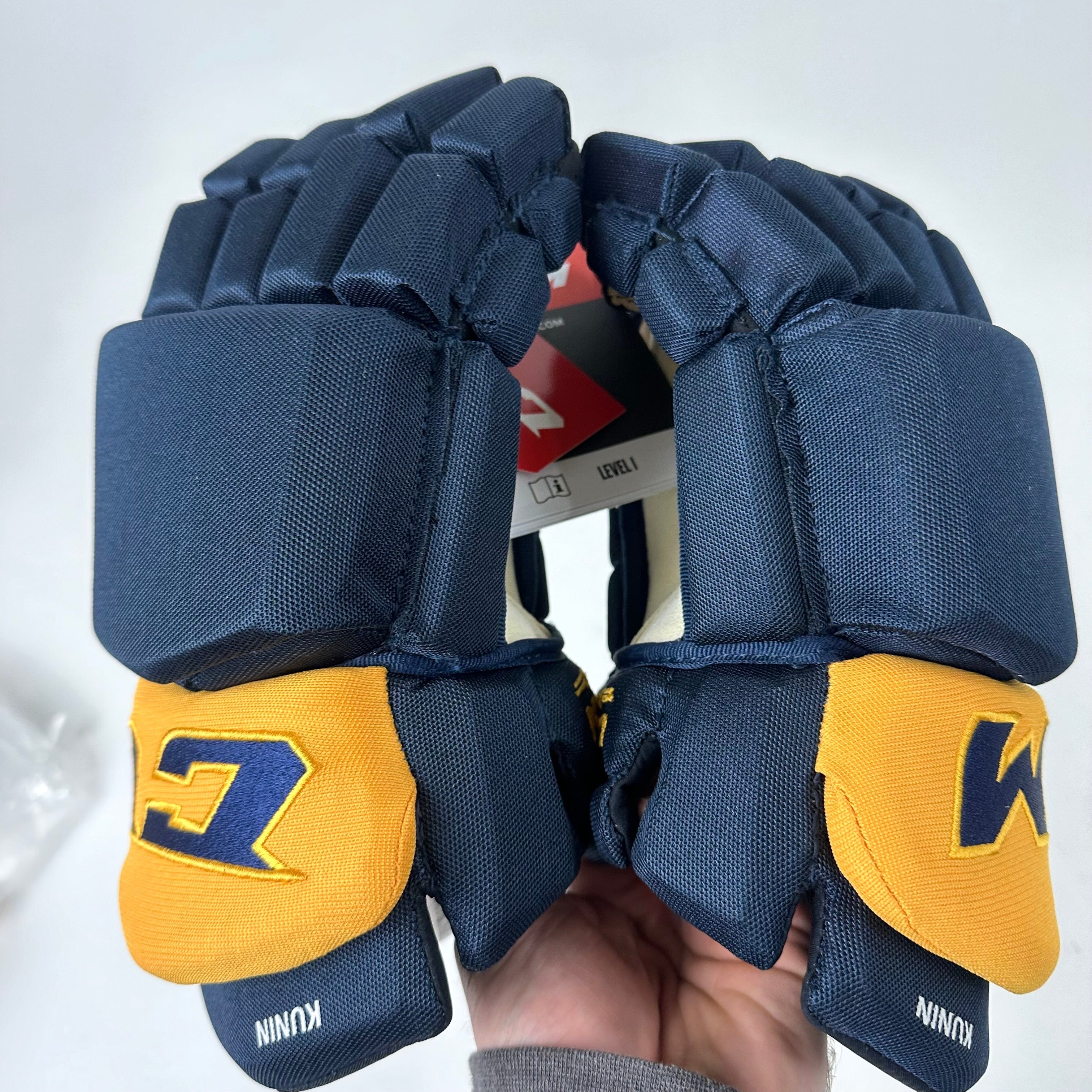 Brand New CCM HGTKPP Nashville Predators Gloves - Kunin - 14"