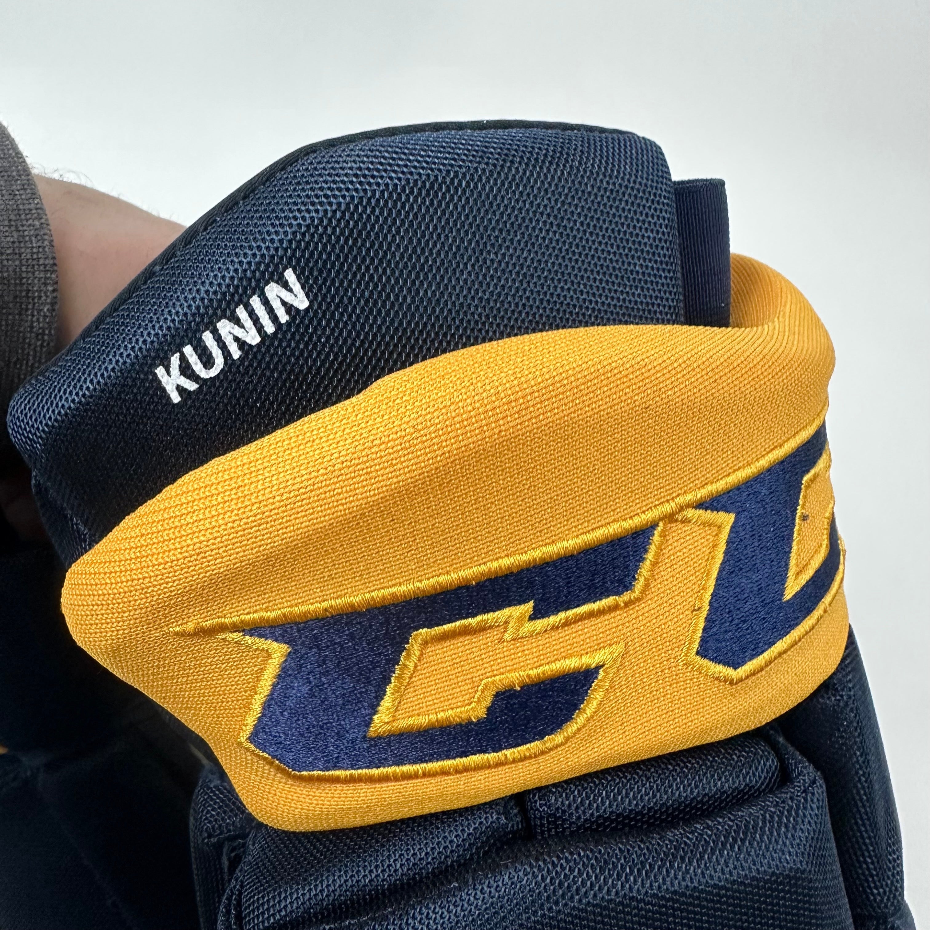 Brand New CCM HGTKPP Nashville Predators Gloves - Kunin - 14"