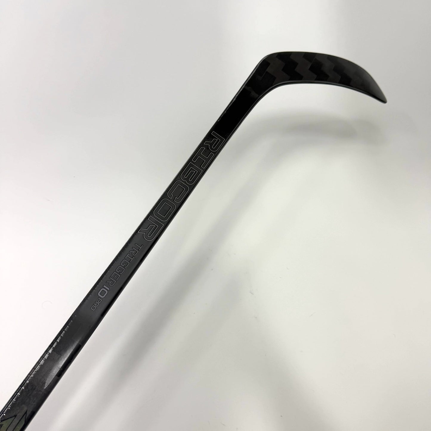 New Left CCM Ribcor Trigger 10 Pro | 100 Flex P28 Curve Grip | AB968 - Top Flight Hockey