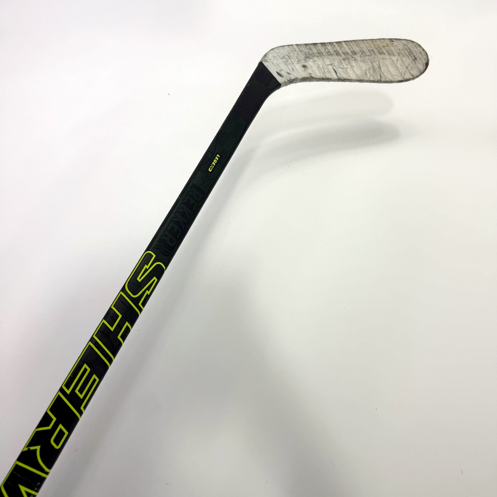Used Right Sherwood Rekker | 50 Flex P28 Curve Grip | BH493 - Top Flight Hockey