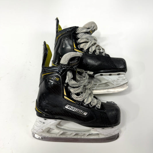 Used Bauer Supreme 2S Skates | Yth 12.5 D | AB380