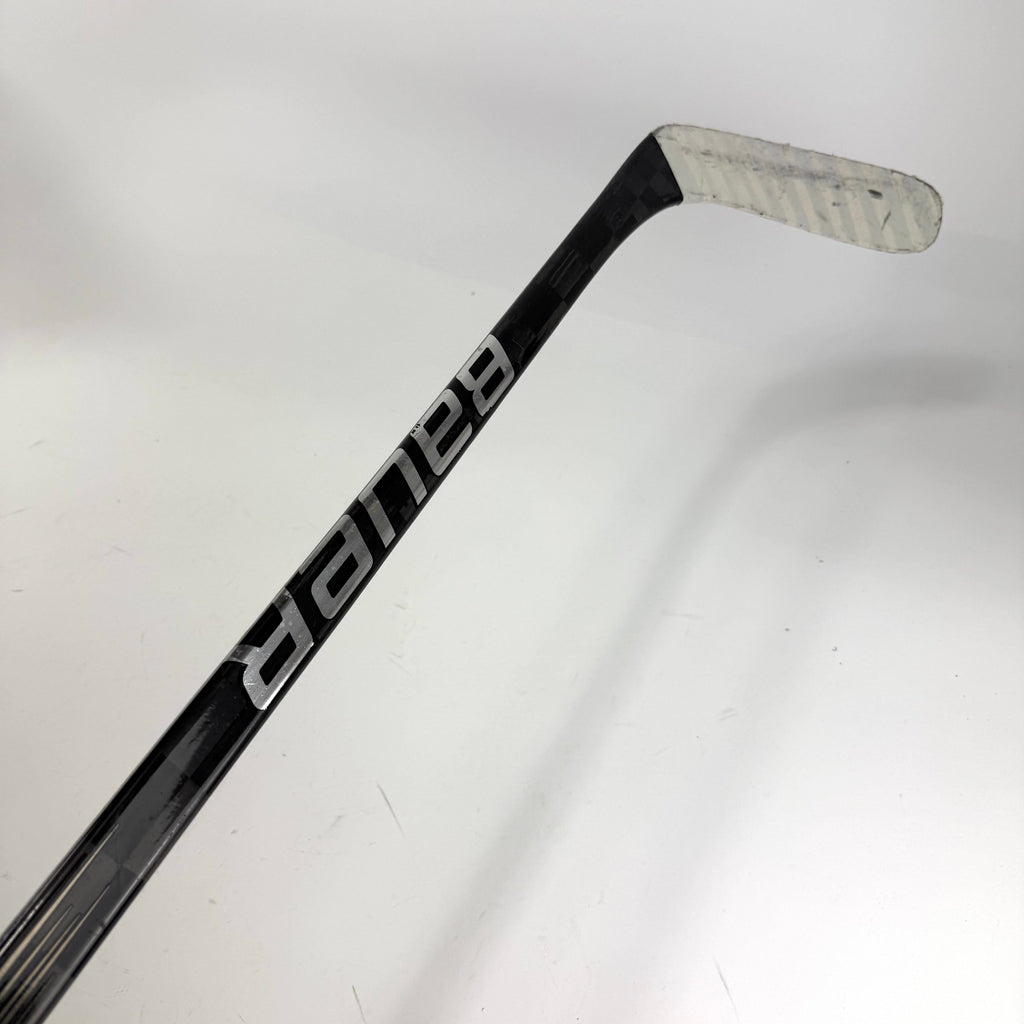 Repaired Right Black Bauer Vapor Hyperlite 2 | 87 Flex Custom Curve Grip | R28 - Top Flight Hockey