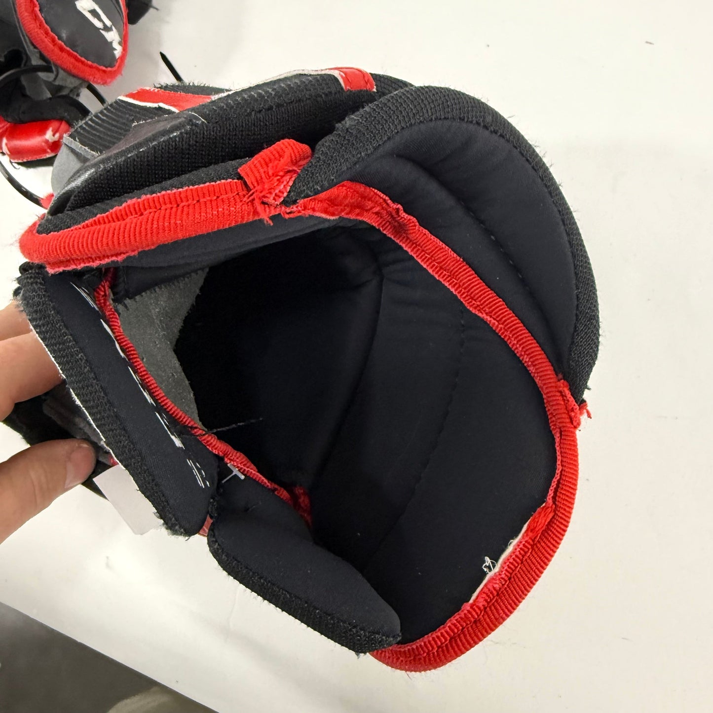 Used Blackhawks CCM HGCL Gloves 13" | L352
