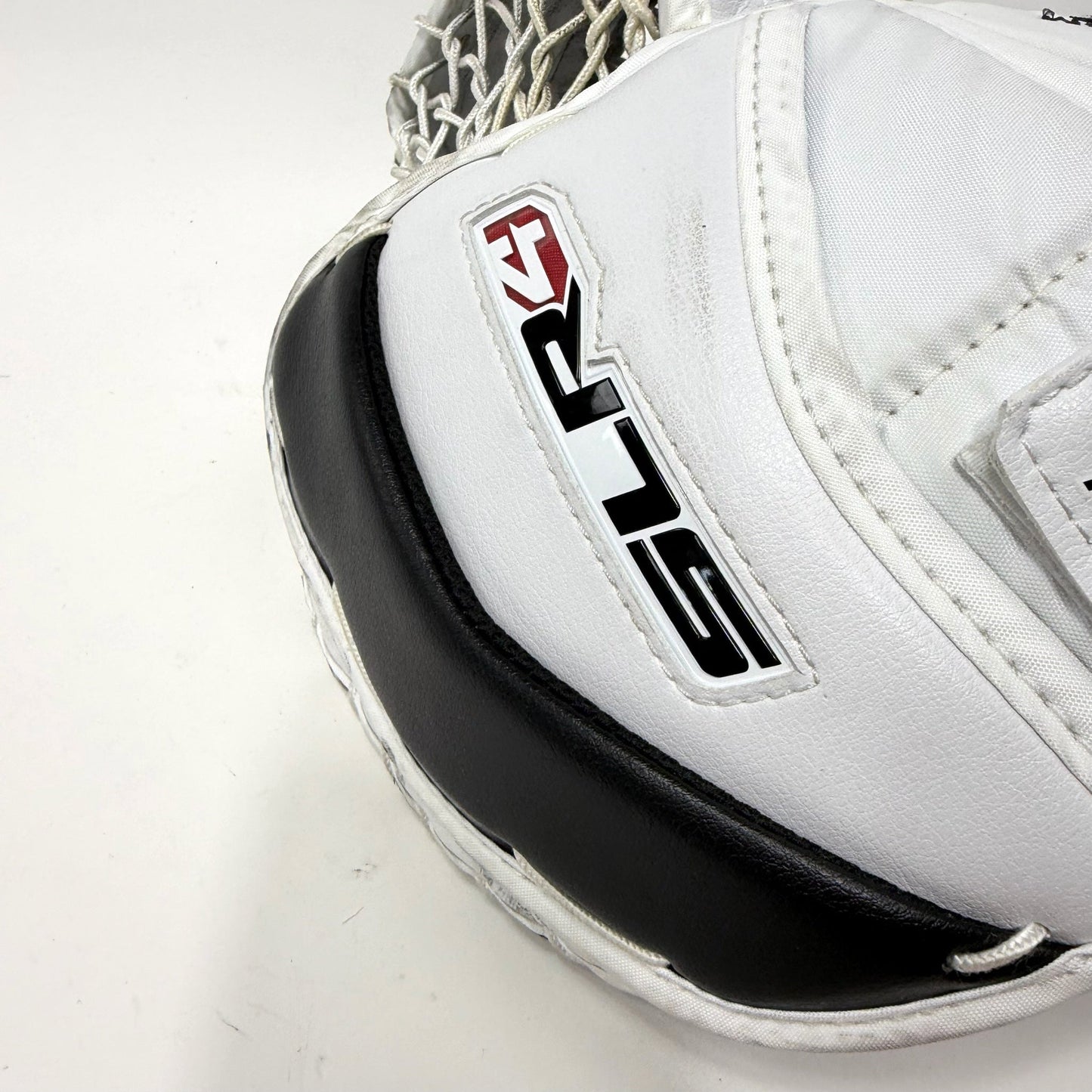 Used Chicago Blackhawks Soderblom Vaughn SLR4 Goalie Gloves | Regular | BH380