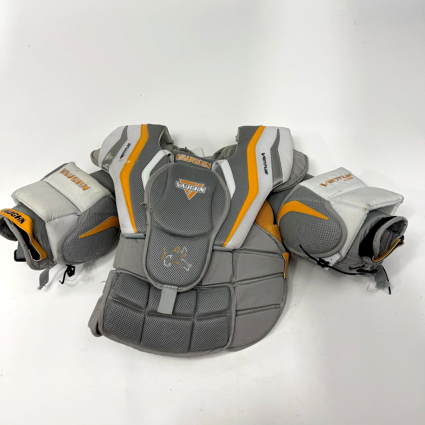 Used Vaughn Ventus LT66 Goalie Chest Protector | Jr Medium | AB480