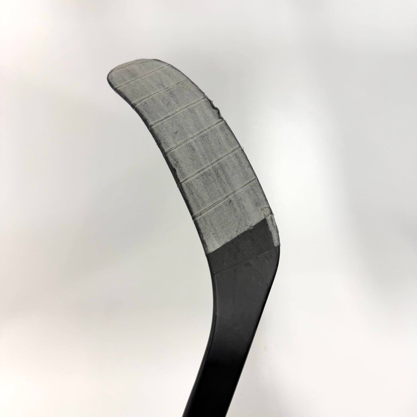 Used Right CCM Black CCM Jetspeed FT8 Pro | 95 Flex P92M Curve Grip | AB948