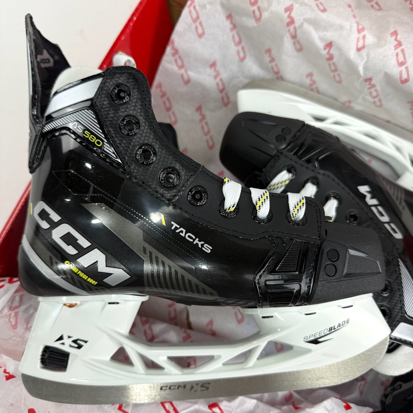 New CCM Tacks AS580 Skates | Jr 1.5-2.5 R | J721