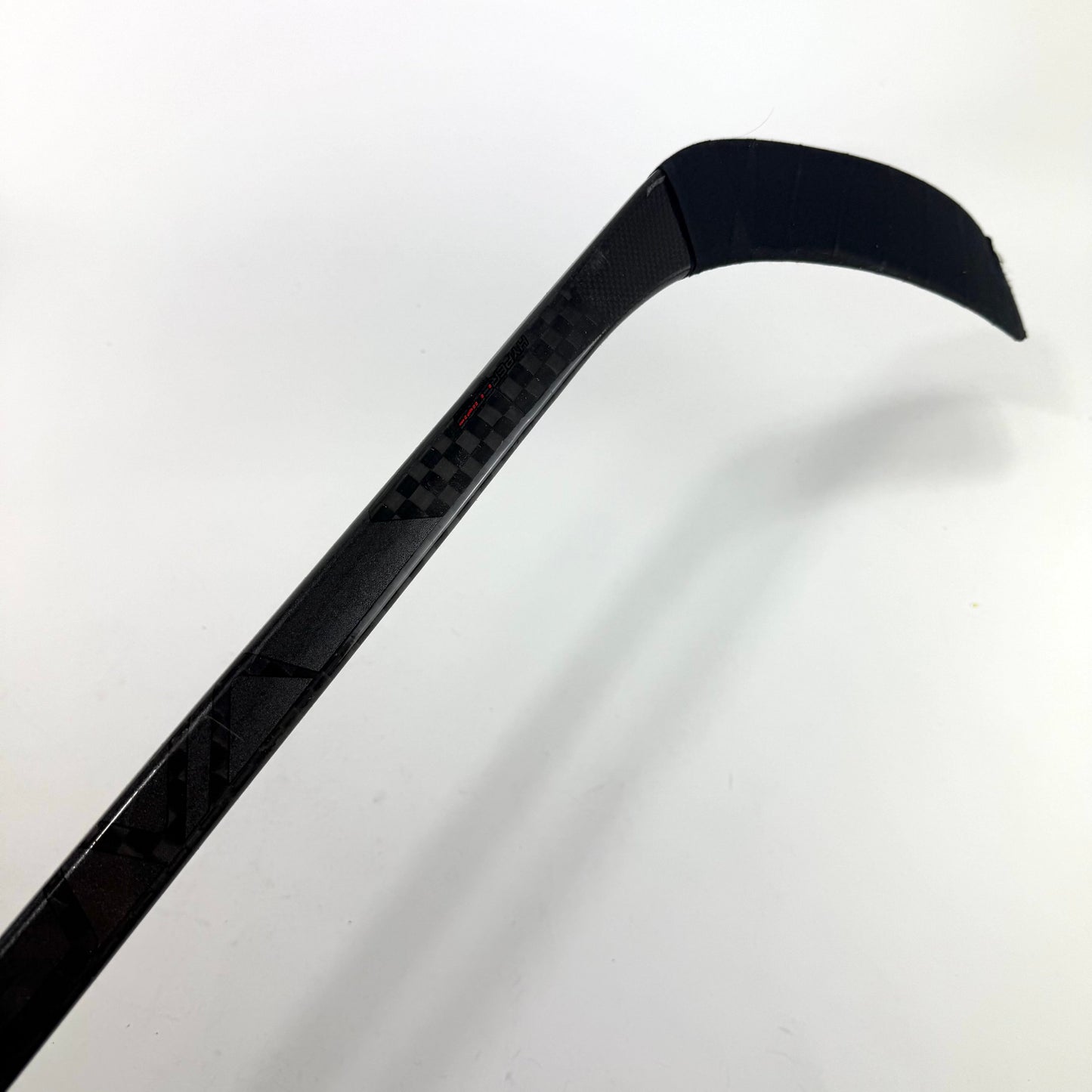 Kucherov Used Black Bauer Vapor Hyperlite | 77 Flex Fisher Pro Curve Grip | K244