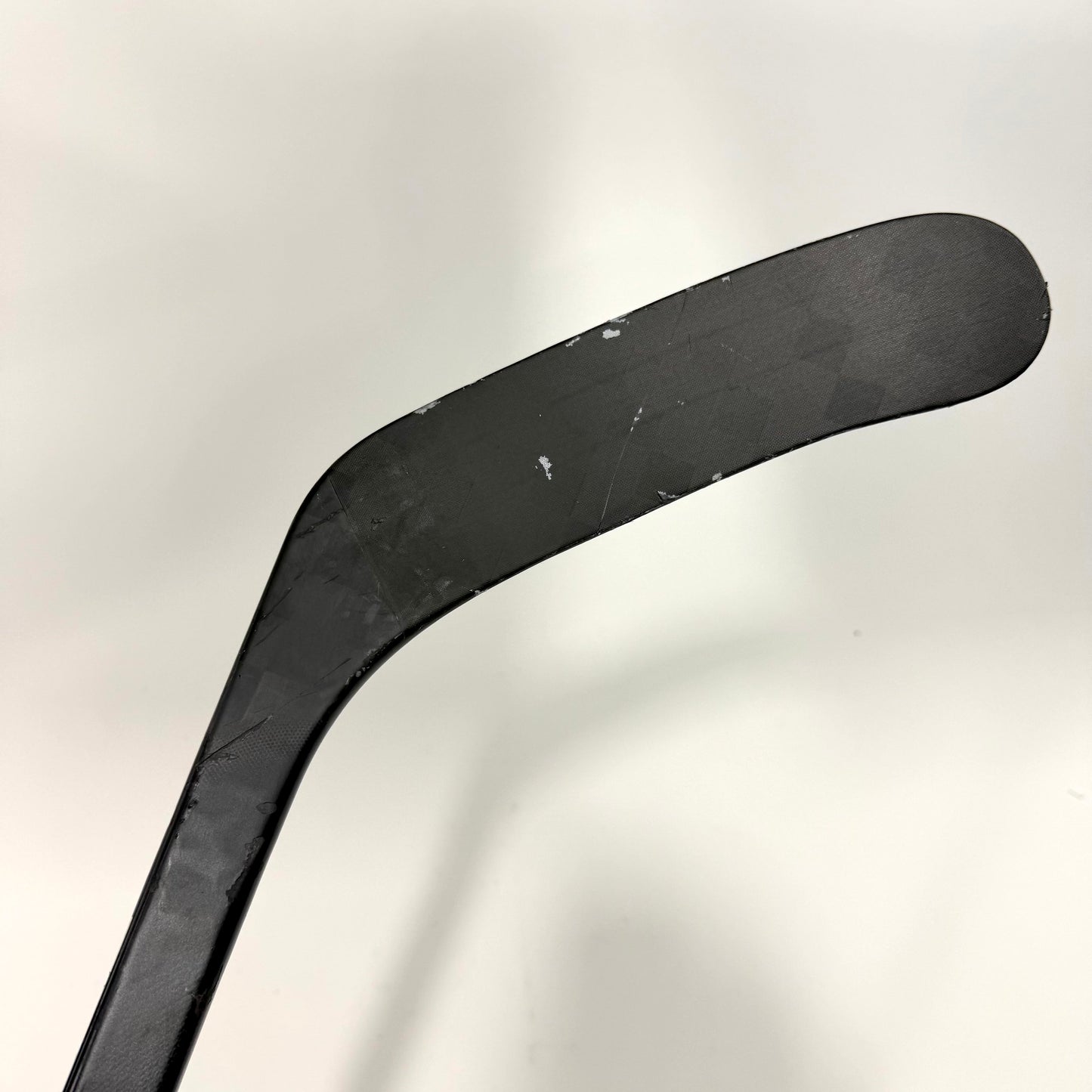 Used Right Blue CCM Jetspeed FT8 Pro | 75 Flex P92M Curve Grip | AB946