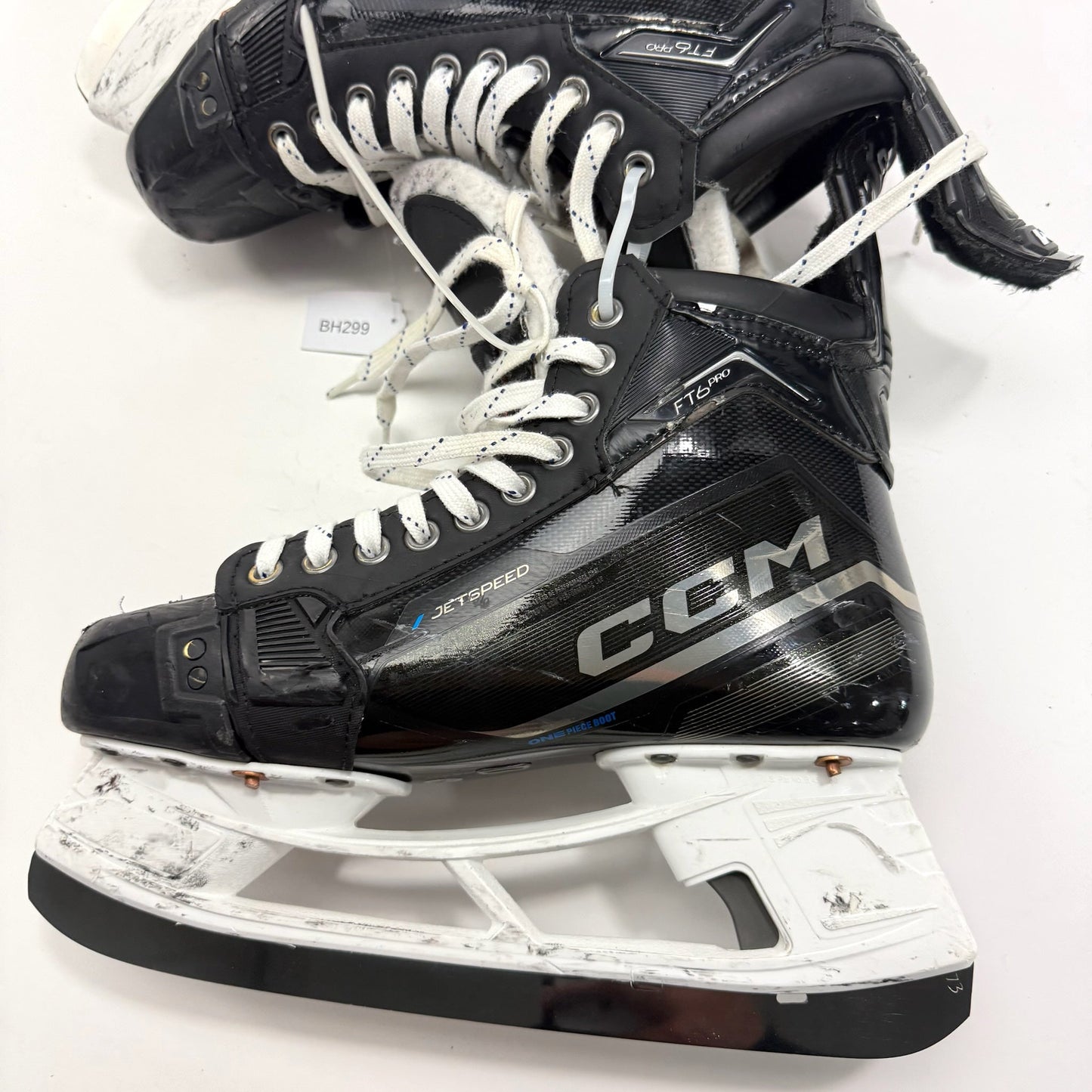 Used Black CCM Jetspeed FT6 Pro Skates | 8.5 D | Chicago Blackhawks Lukas Reichel | BH299