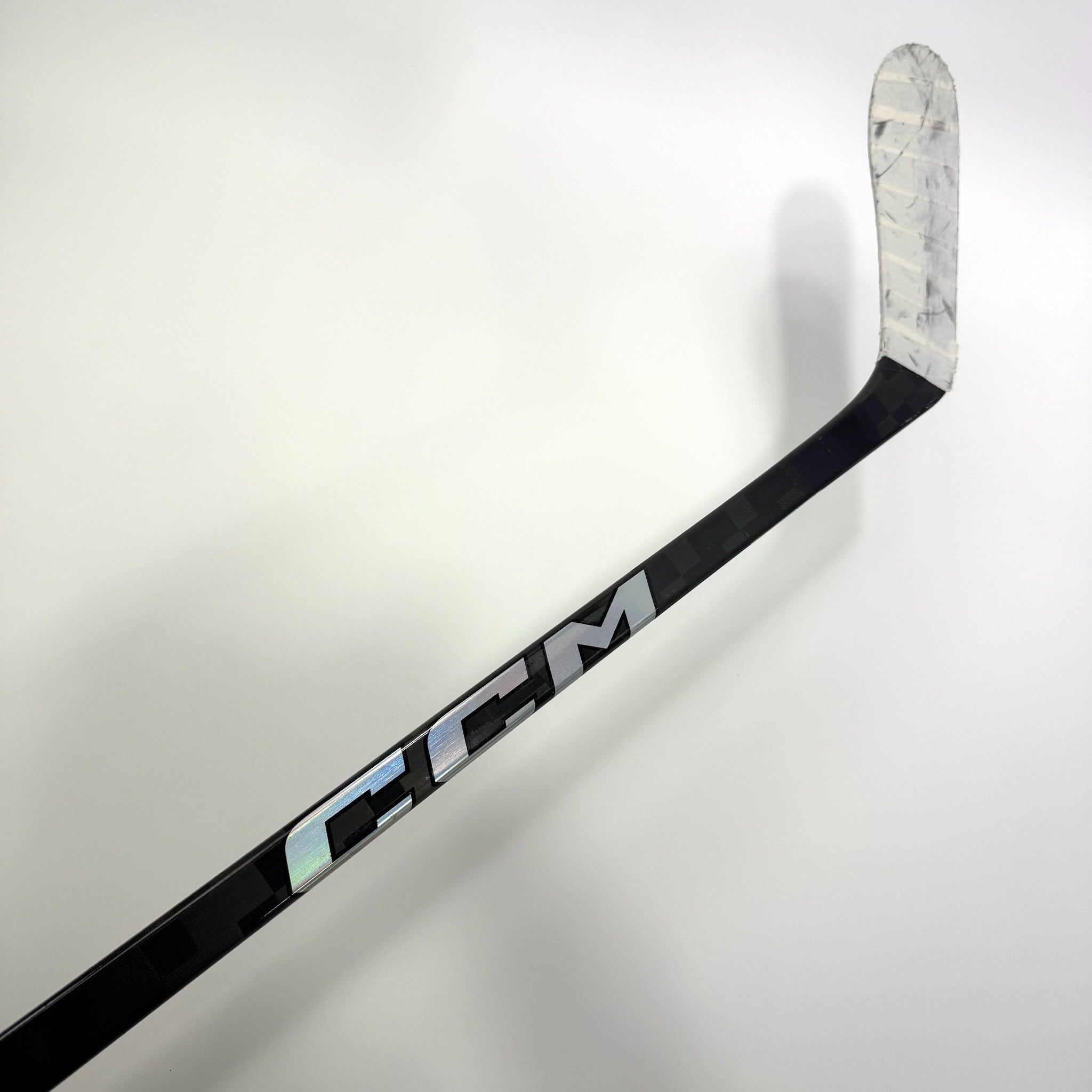 Used Left Black CCM Jetspeed FT8 Pro | 80 Flex P28 Curve Grip | BH421 - Top Flight Hockey