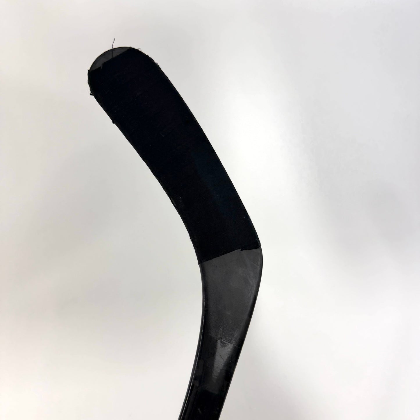 Used Left Red Bauer Vapor Hyperlite | 77 Flex P92 Curve Grip | AB937