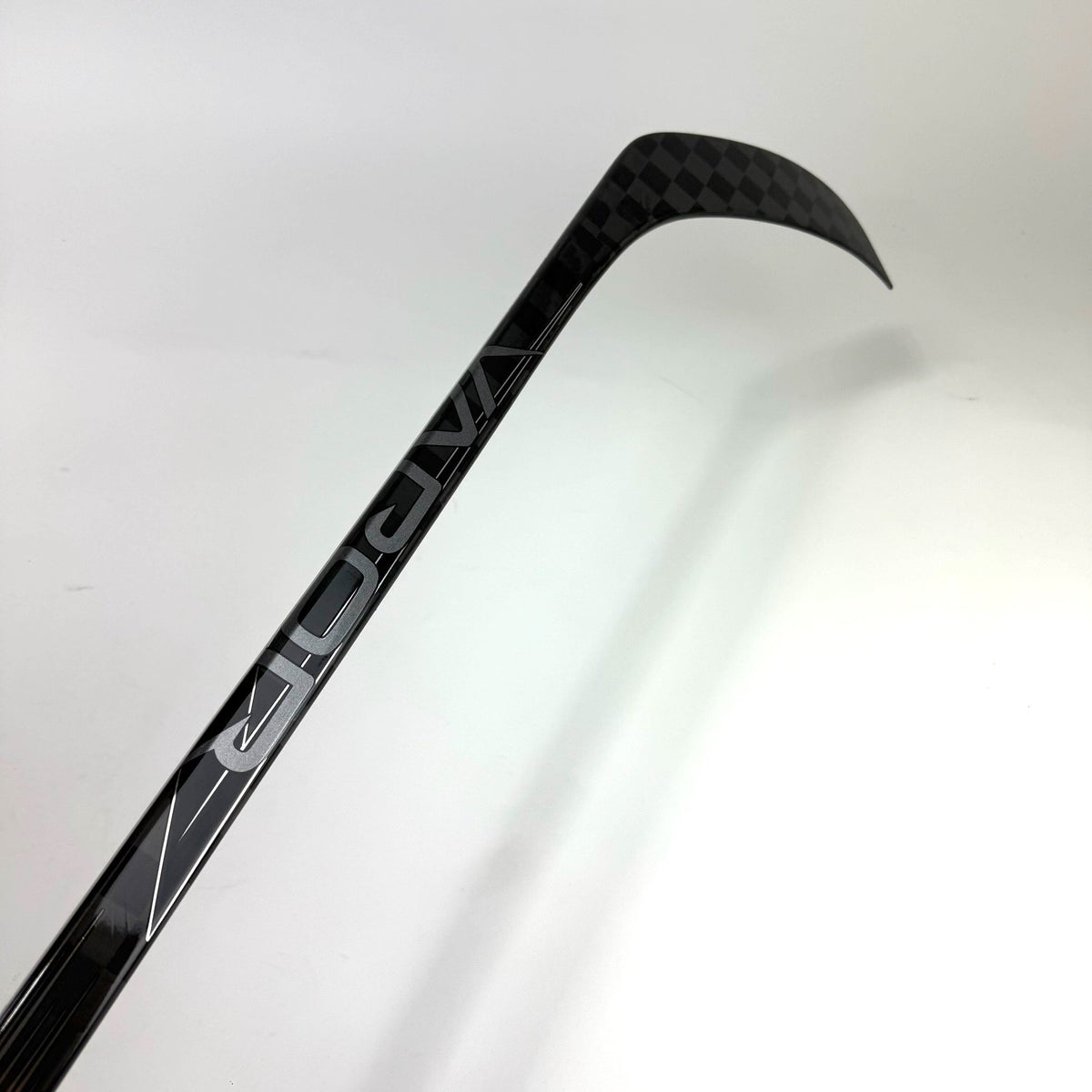 New Left Silver Bauer Vapor Hyperlite 2 | 95 Flex P28 Modified Curve Grip | D267