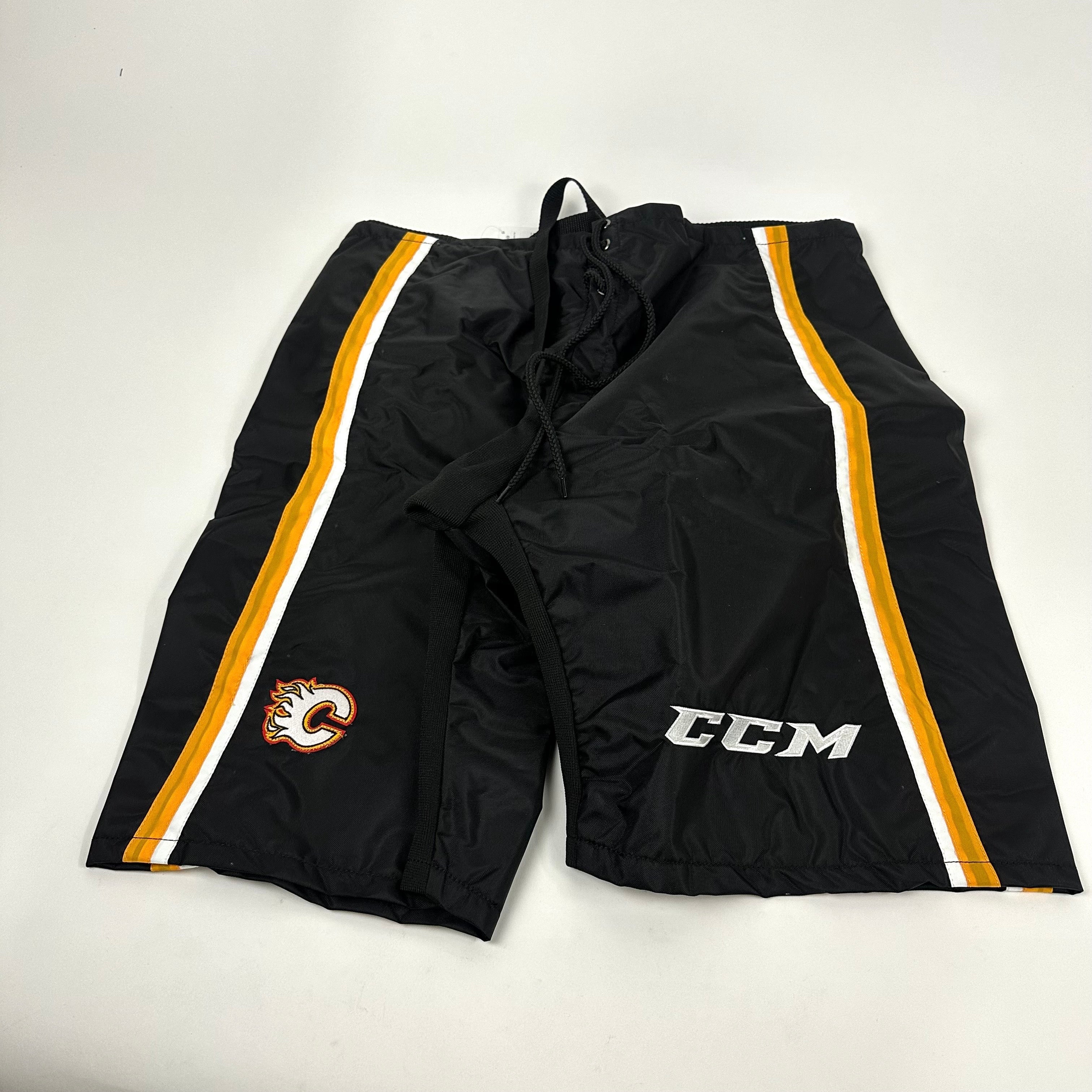 Brand New Black Calgary Flames PP10c Shell - Large +1" - Top Flight Hockey