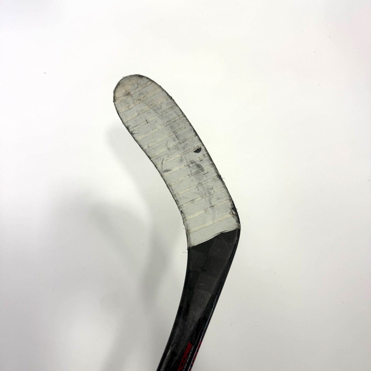 Used Left Bauer Vapor Hyperlite 2 | 65 Flex P28 Curve Grip | BH497 - Top Flight Hockey