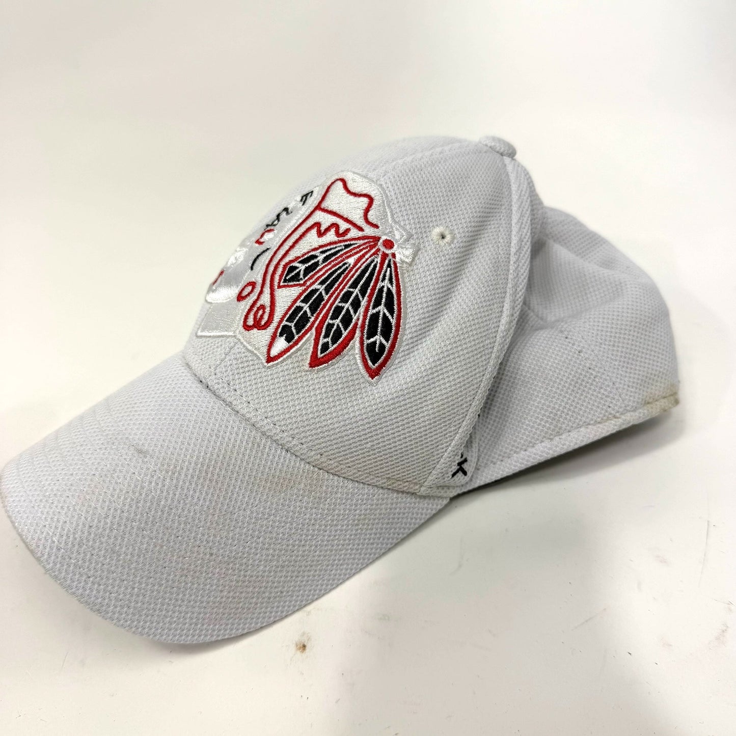 Used White Chicago Blackhawks Reebok Hat | Senior Large/XL | R104