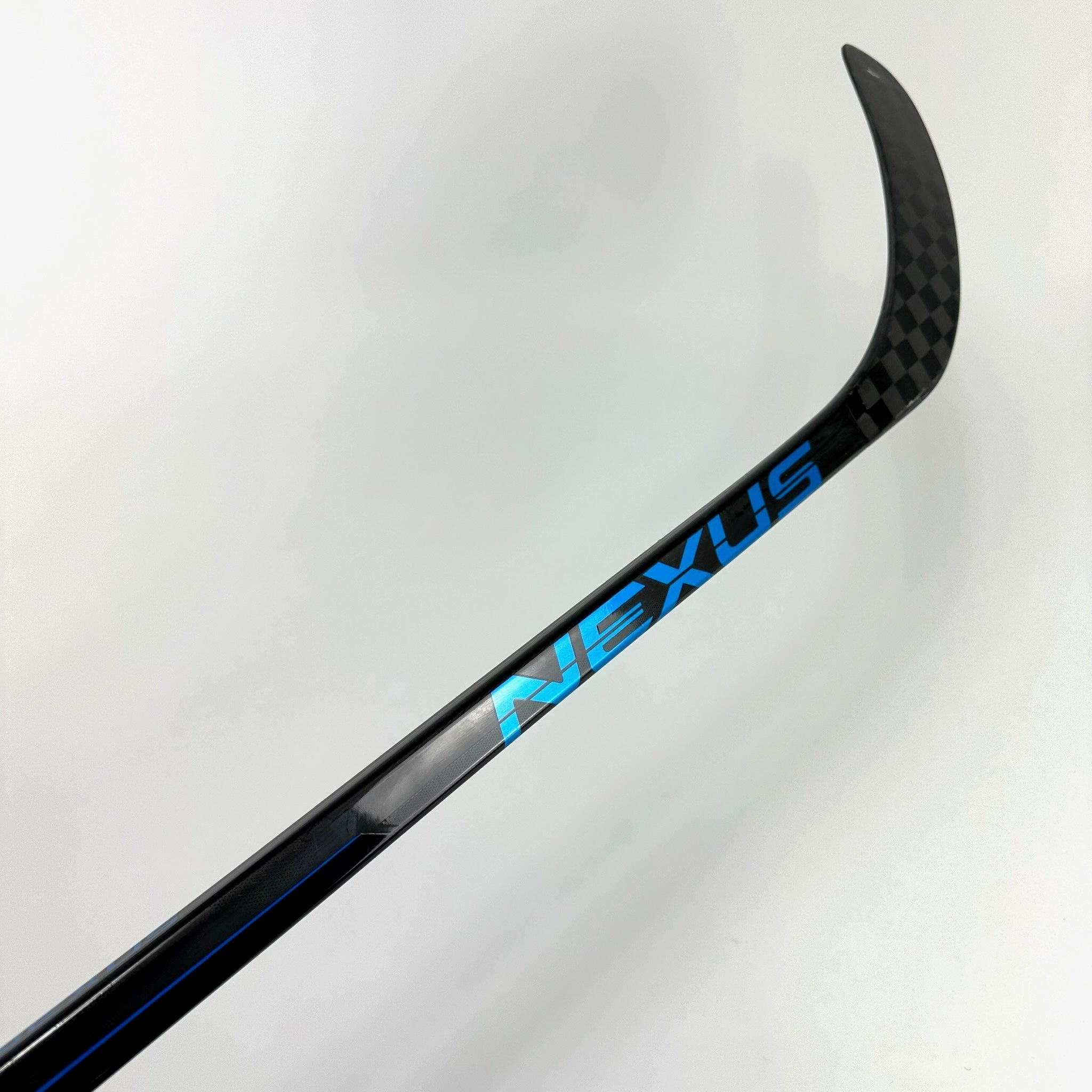 New Right Bauer Nexus Geo League | P88 Curve 65 Flex Grip | K405