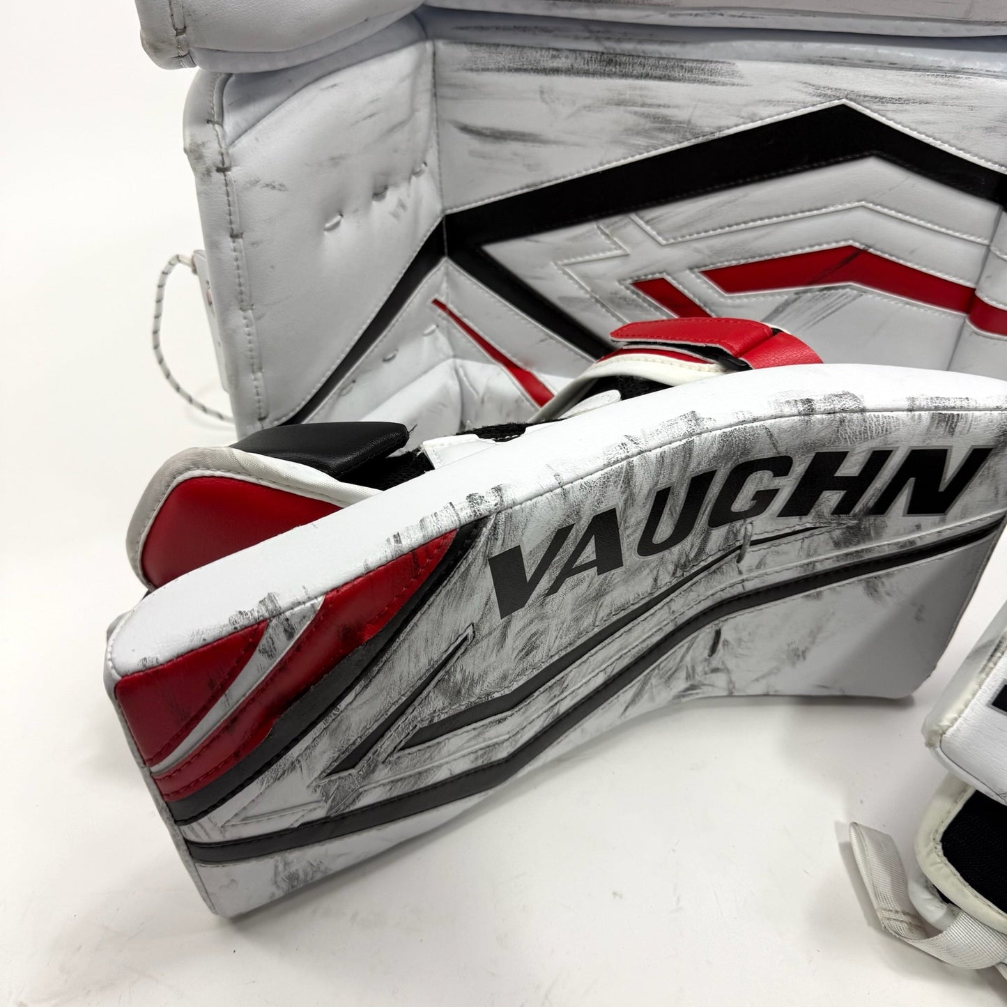 Used Chicago Blackhawks Vaughn VX1 Full Goalie Set | 35 +1" | Petr Mrázek - Top Flight Hockey