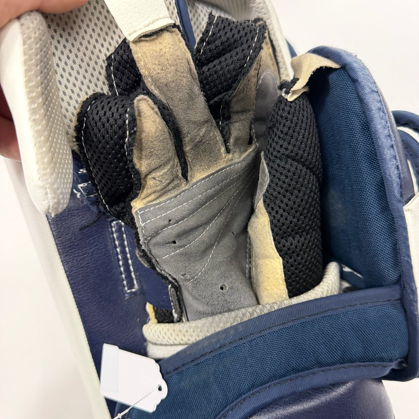 Used Regular Navy/Silver/White Brian's Subzero 7.0 Goalie Blockers | Intermediate |  AB531