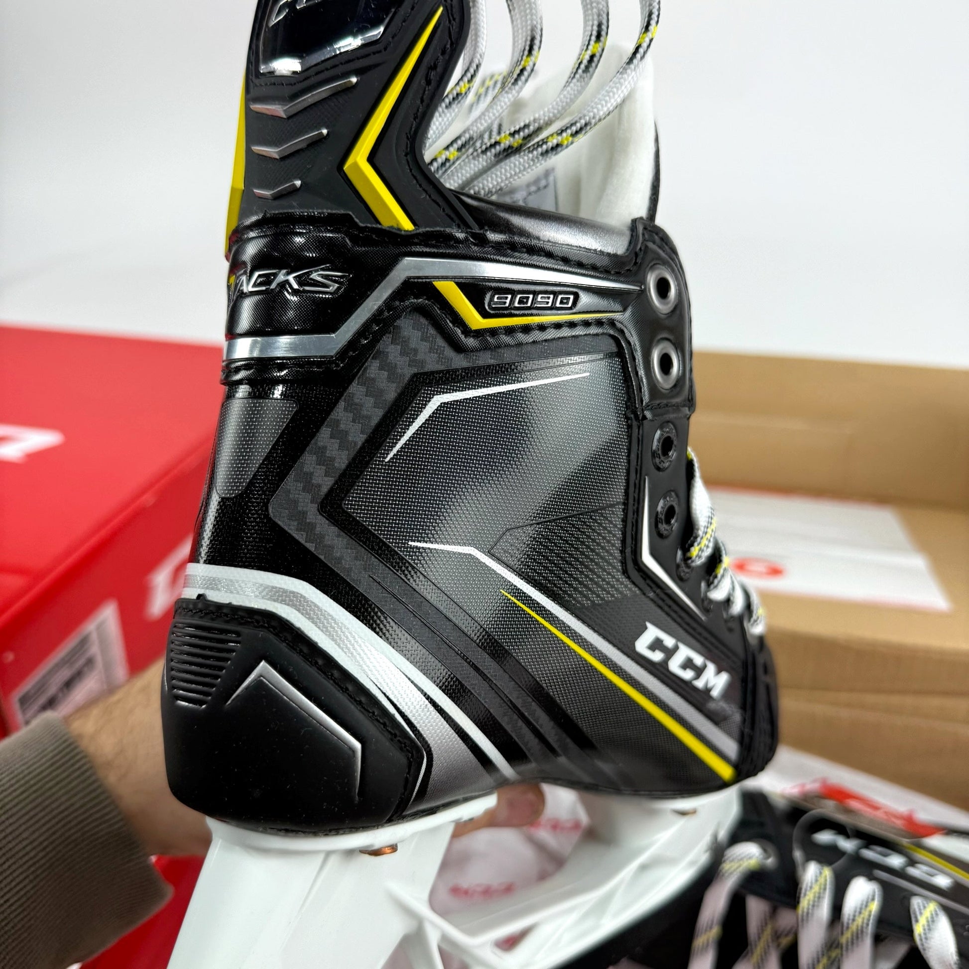 New CCM Tacks 9090 Skates | Junior 2D | CCM479 - Top Flight Hockey