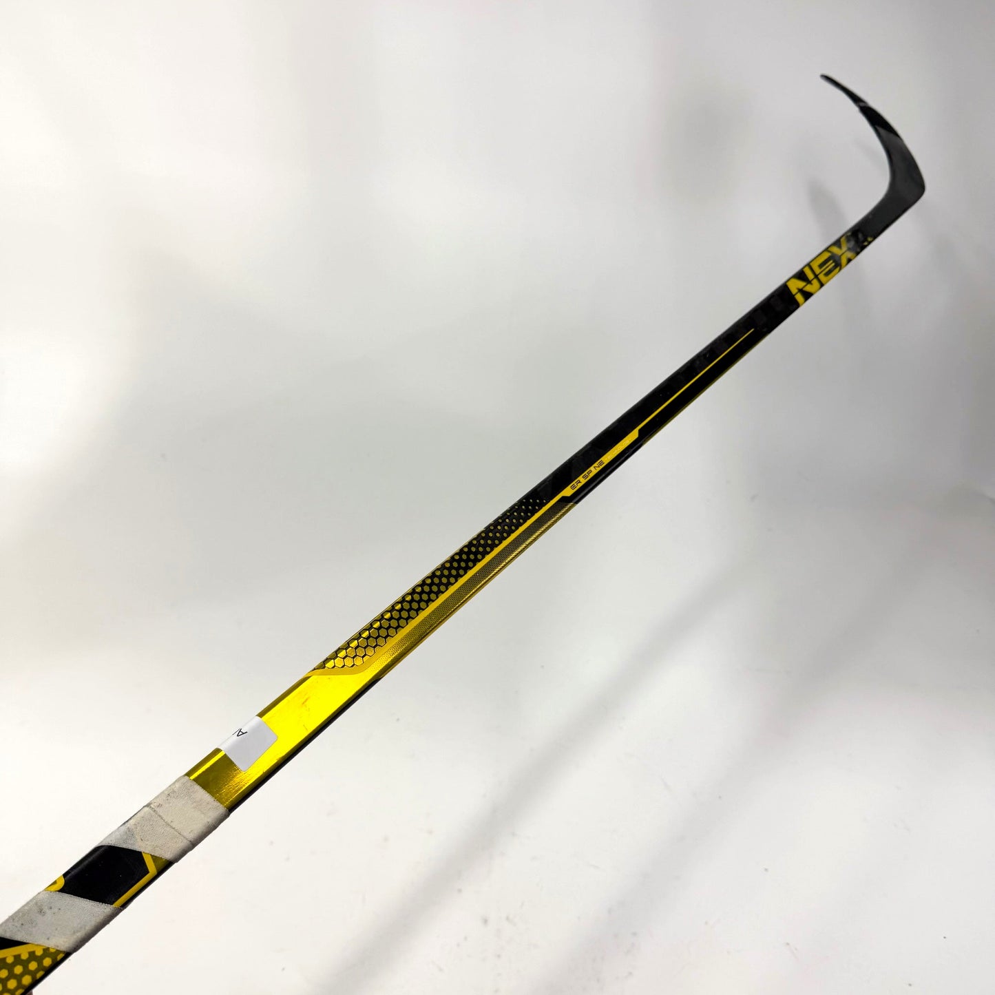 Used Right Yellow Bauer Nexus Geo | 70 Flex Pastrnak Pro Curve Grip | David Pastrnak | AB567