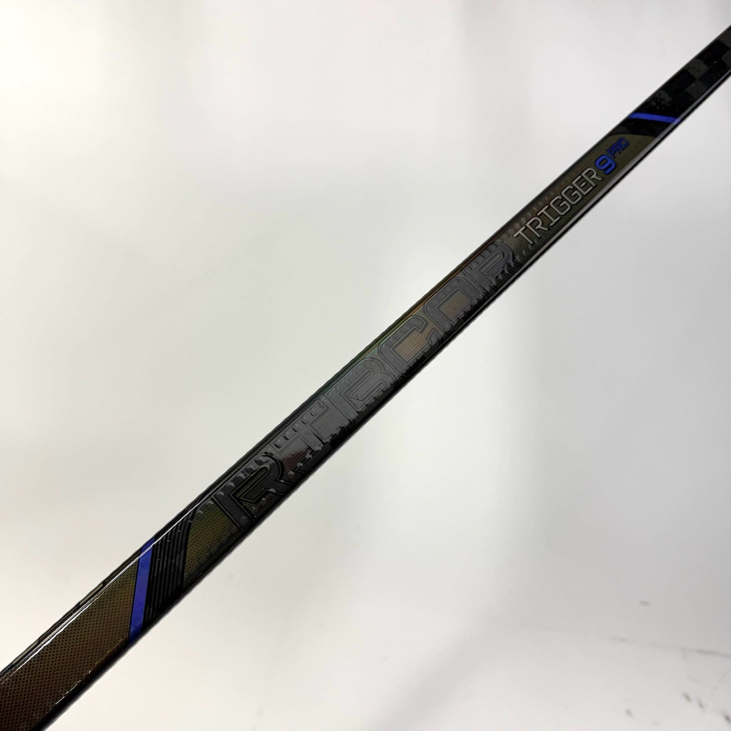 New Right CCM Ribcor Trigger 9 Pro | 75 Flex P28M Curve Grip | AB824