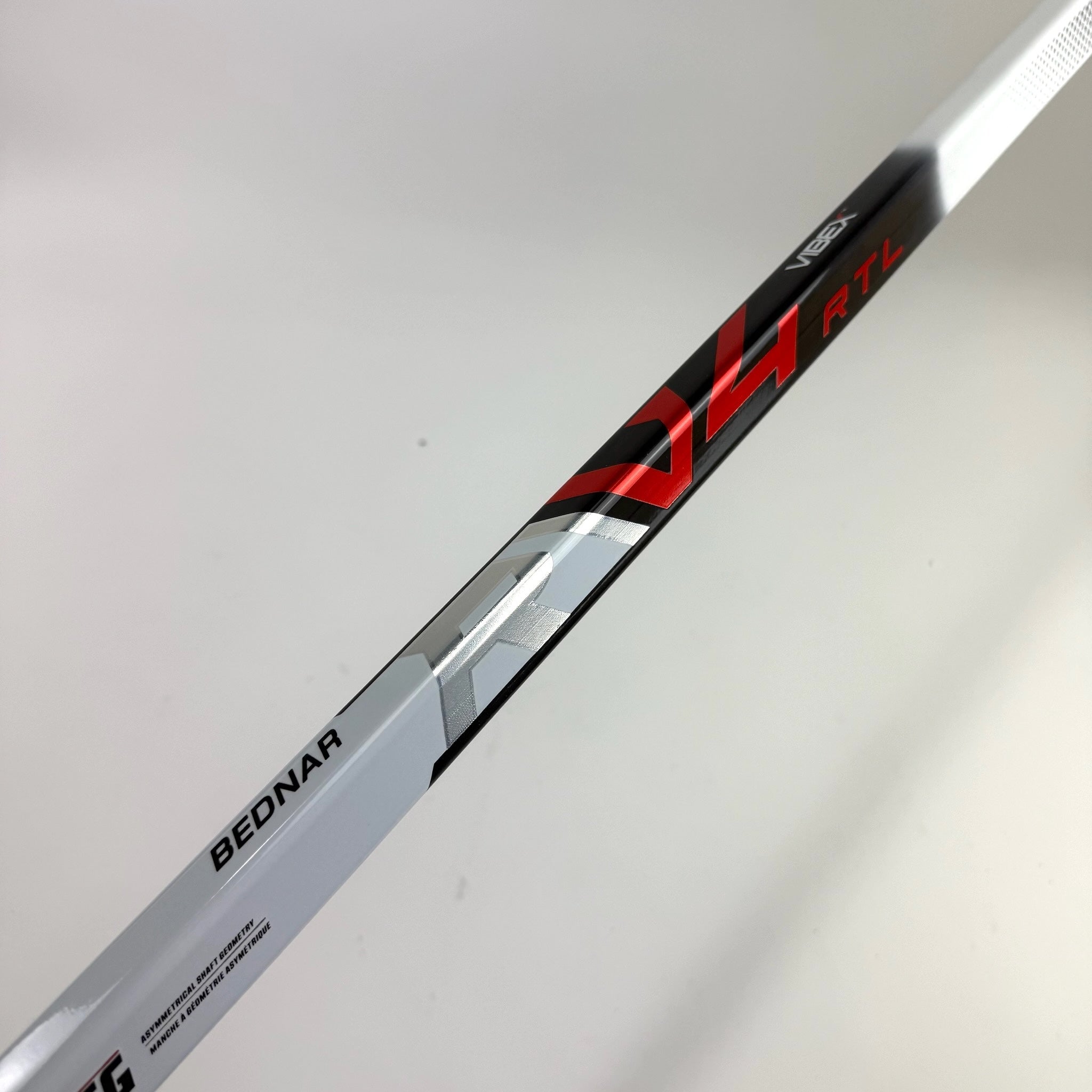 New Regular White and Red Warrior Ritual V4 | 26" Paddle W31 Curve | Bednar | J793 - Top Flight Hockey