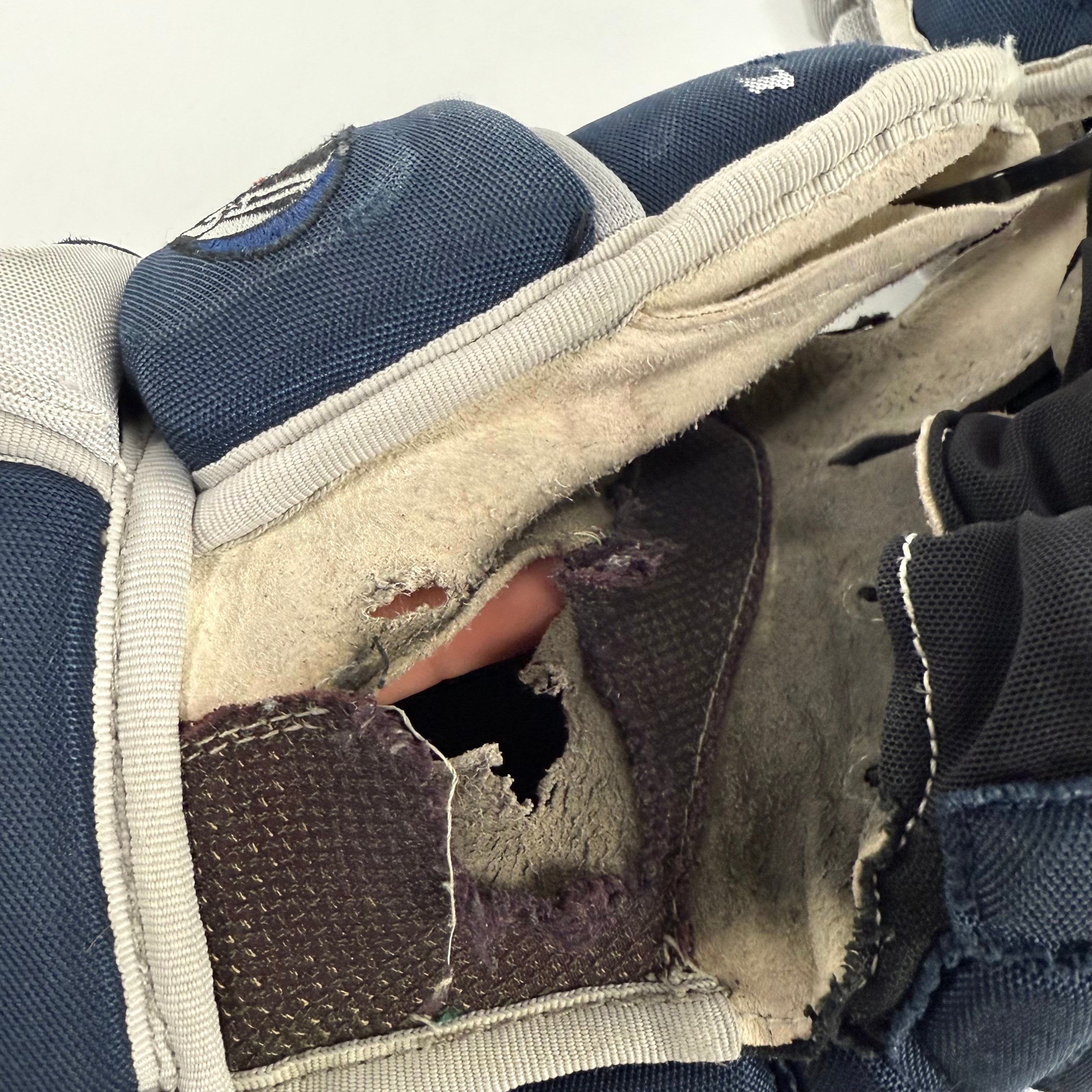 Used Navy CCM HG4PC Gloves Colorado Rampage | 14" | K346