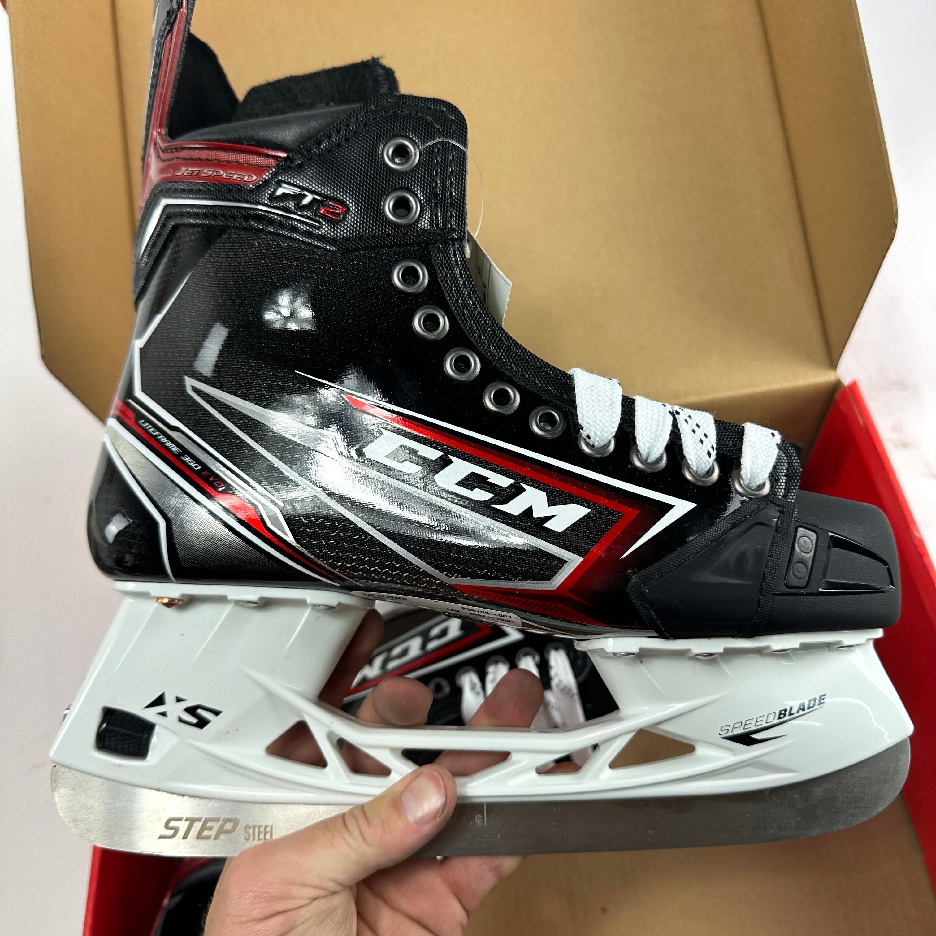 New CCM Jetspeed FT2 Skates | Size 8 | M303