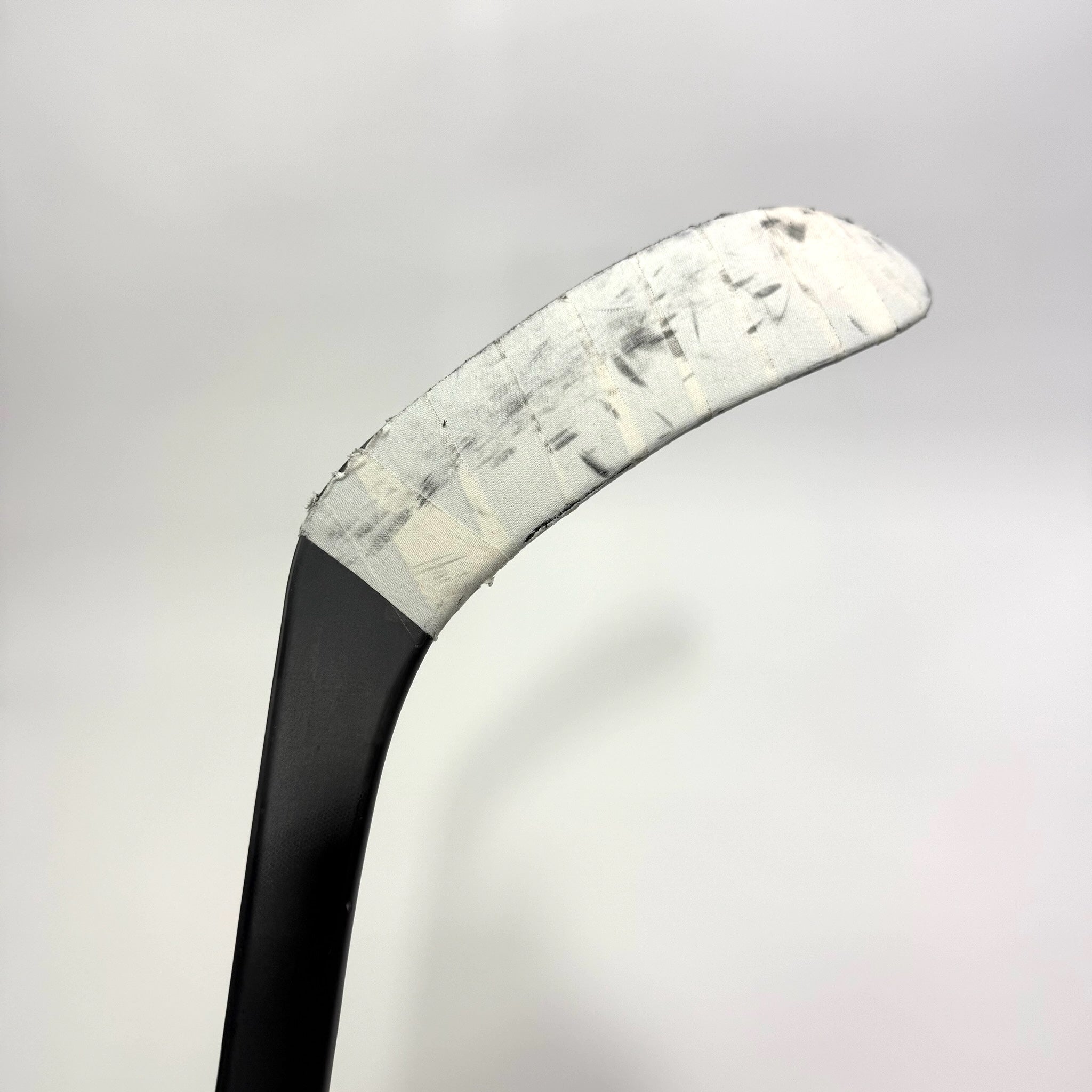 Used Left Black CCM Jetspeed FT8 Pro | 80 Flex P28 Curve Grip | BH421 - Top Flight Hockey