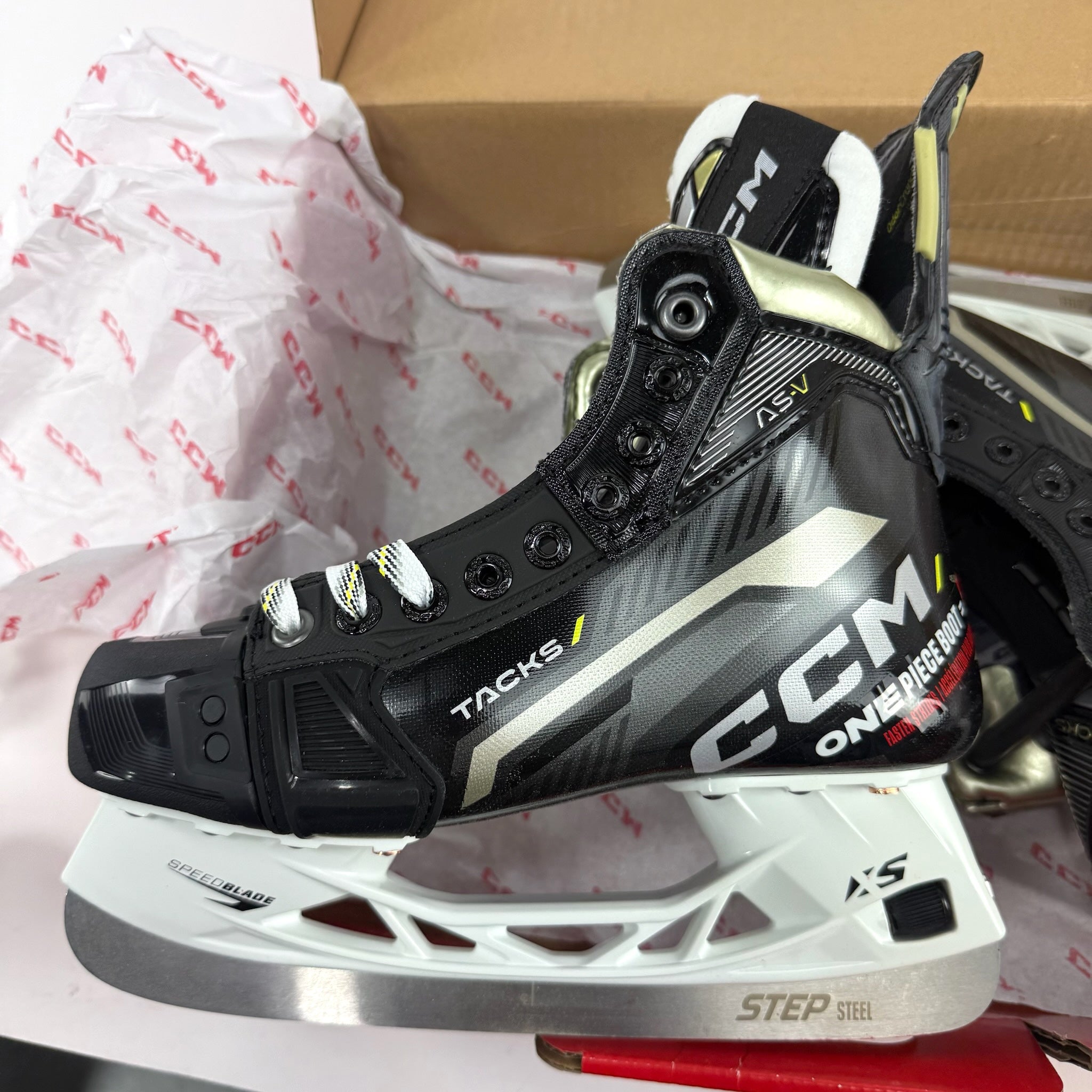 Brand New CCM Tacks ASV Skates | Intermediate Size 5 Wide - #J732 - Top Flight Hockey