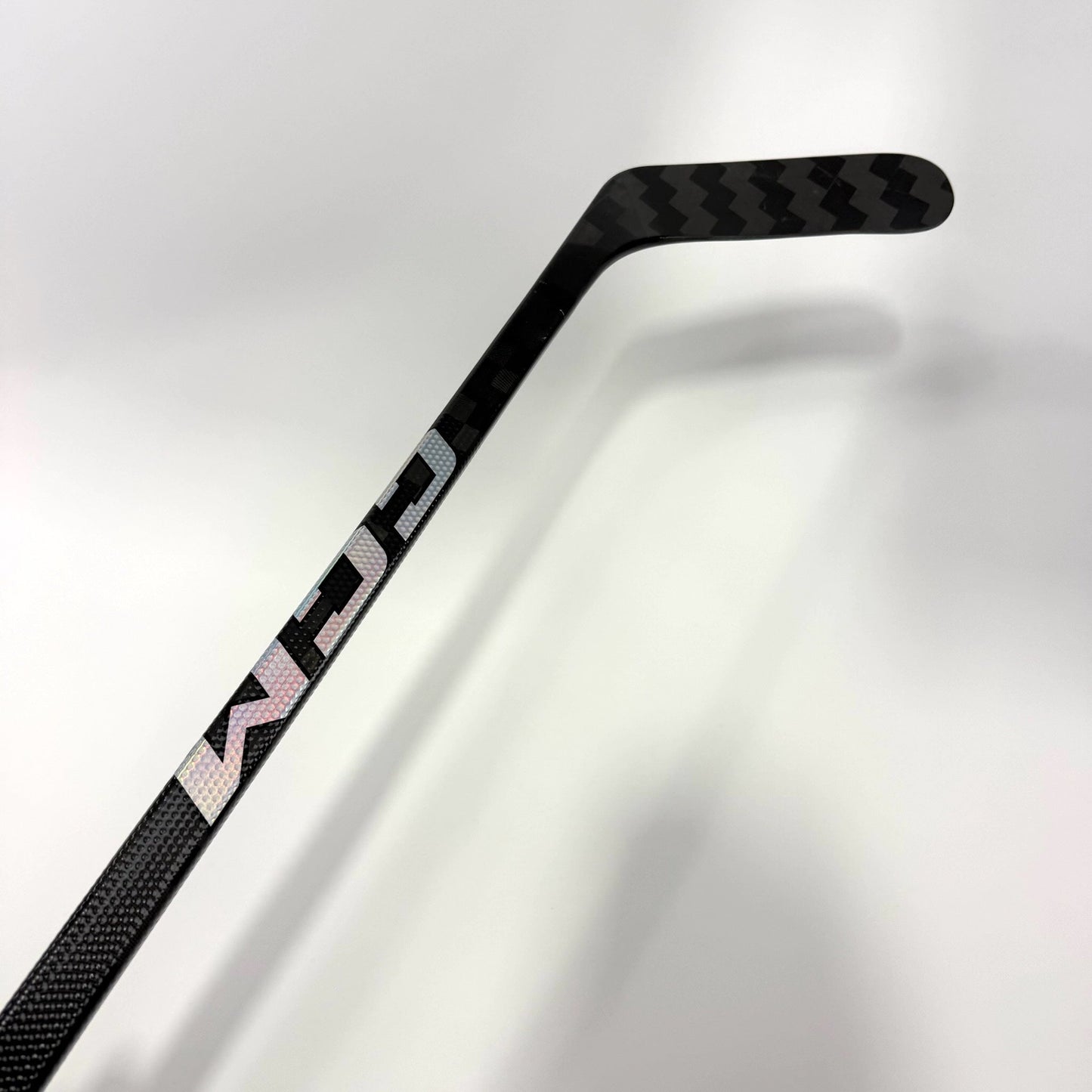 New Right Black CCM Jetspeed FT8 Pro | 95 Flex P92M Curve Grip | J190 - Top Flight Hockey
