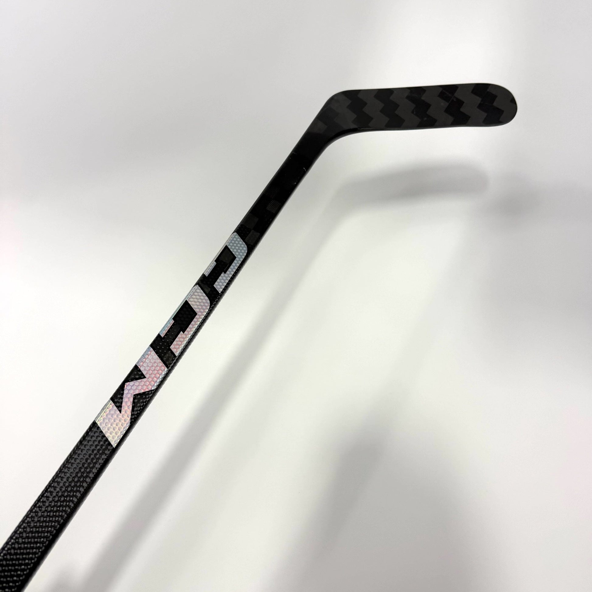 New Right Black CCM Jetspeed FT8 Pro | 95 Flex P92M Curve Grip | J190 - Top Flight Hockey