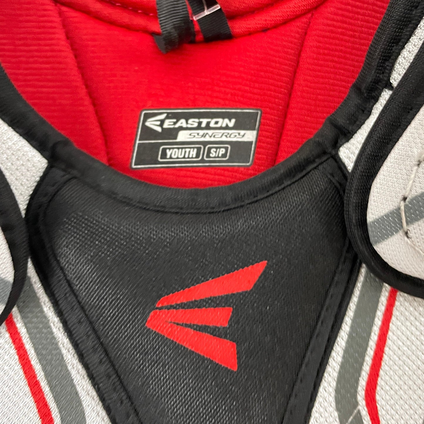 Brand New Easton Synergy HSX Chest Protector | Youth Small | A185