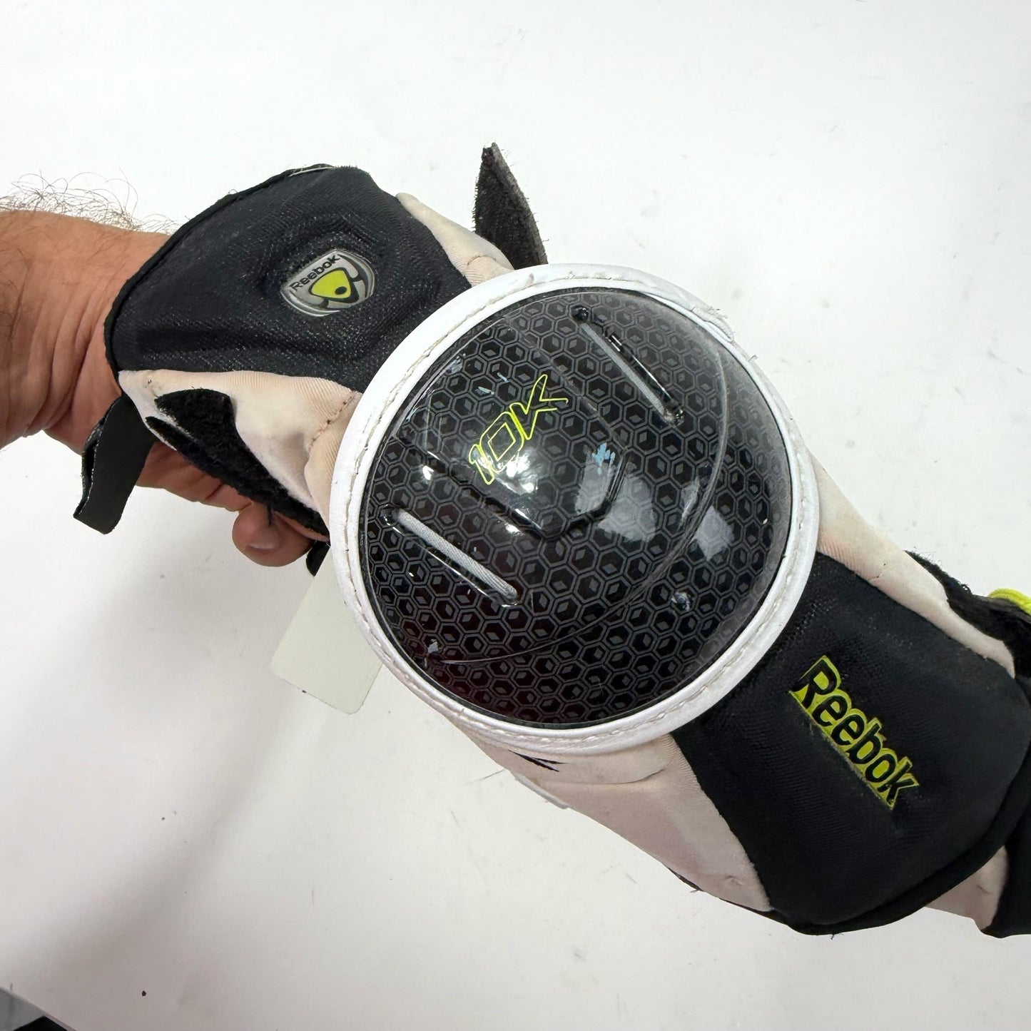 Used Reebok 10k Elbow Pads | Jr Medium | AB470