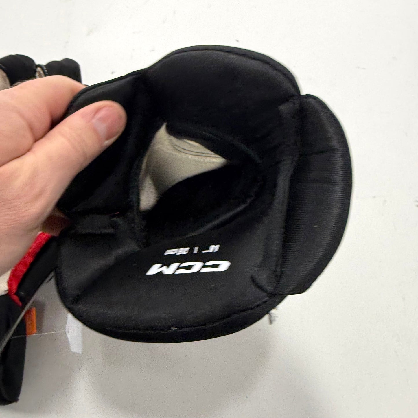 Used Black and Red Chicago Blackhawks CCM Jetspeed Pro Gloves | 14" | Jason Dickinson | BH277