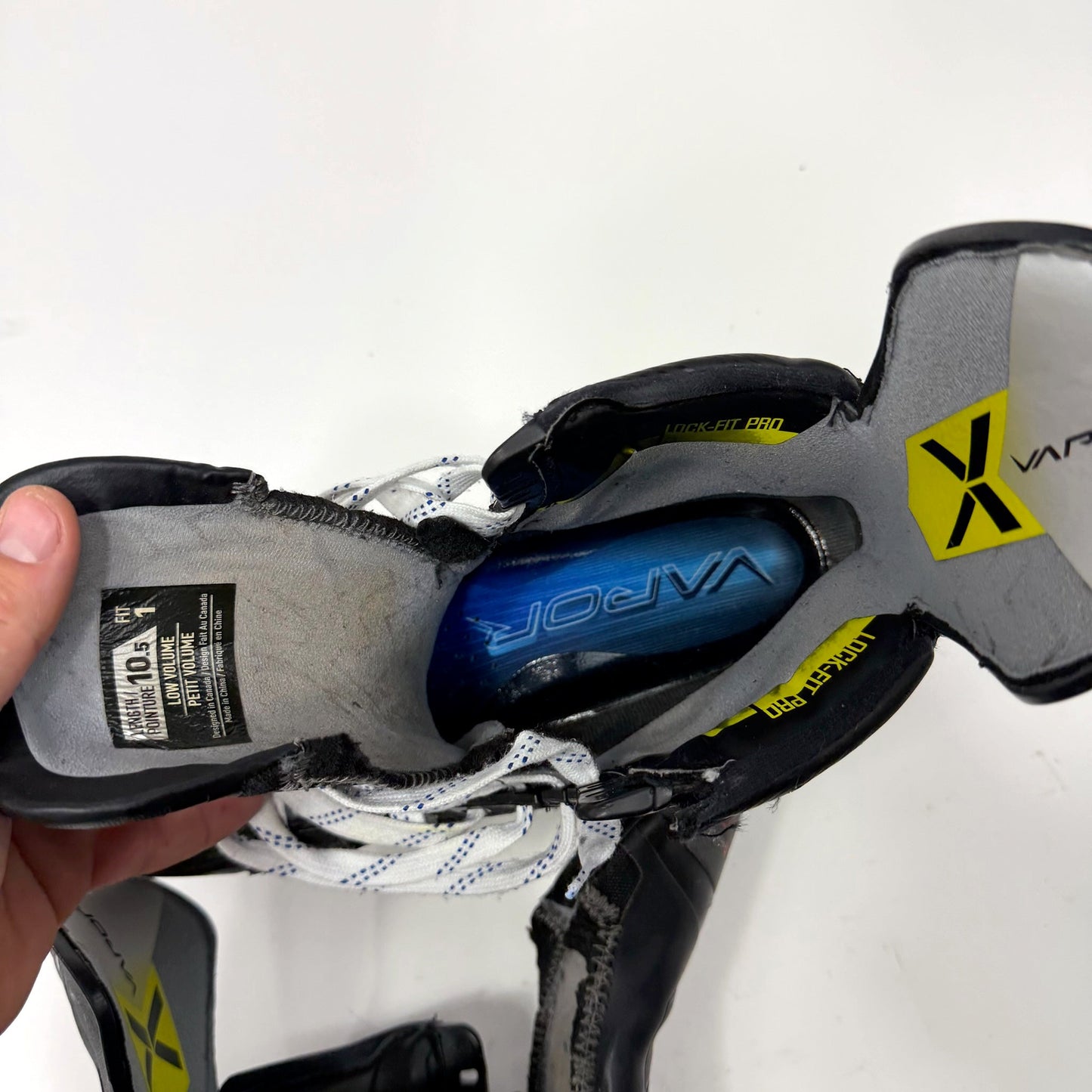 Used Bauer Vapor Hyperlite 2 Skates | Size 10.5 Fit 1 | AB791