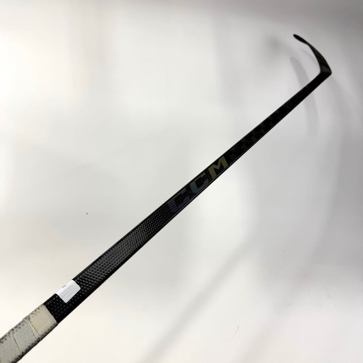 Used Right CCM Tacks XF Ghost | 75 Flex P28M Curve Grip | AB186 - Top Flight Hockey