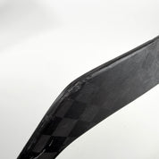 Used Left Red Bauer Flylite | 77 Flex P28M Curve Grip | A469 - Top Flight Hockey