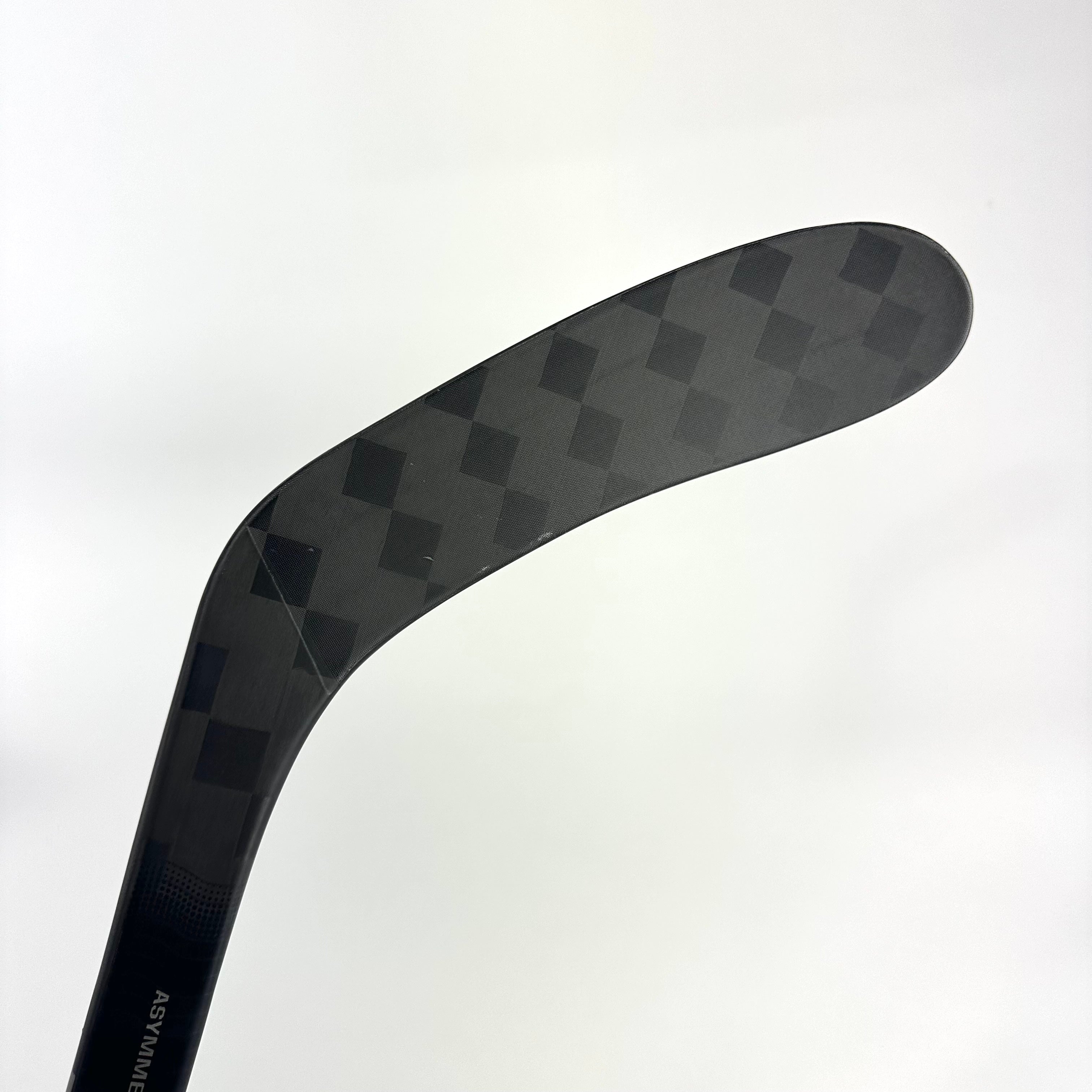 New Right CCM Ribcore Trigger 8 Pro | 90 Flex P28 Curve Grip | Fabbro L224