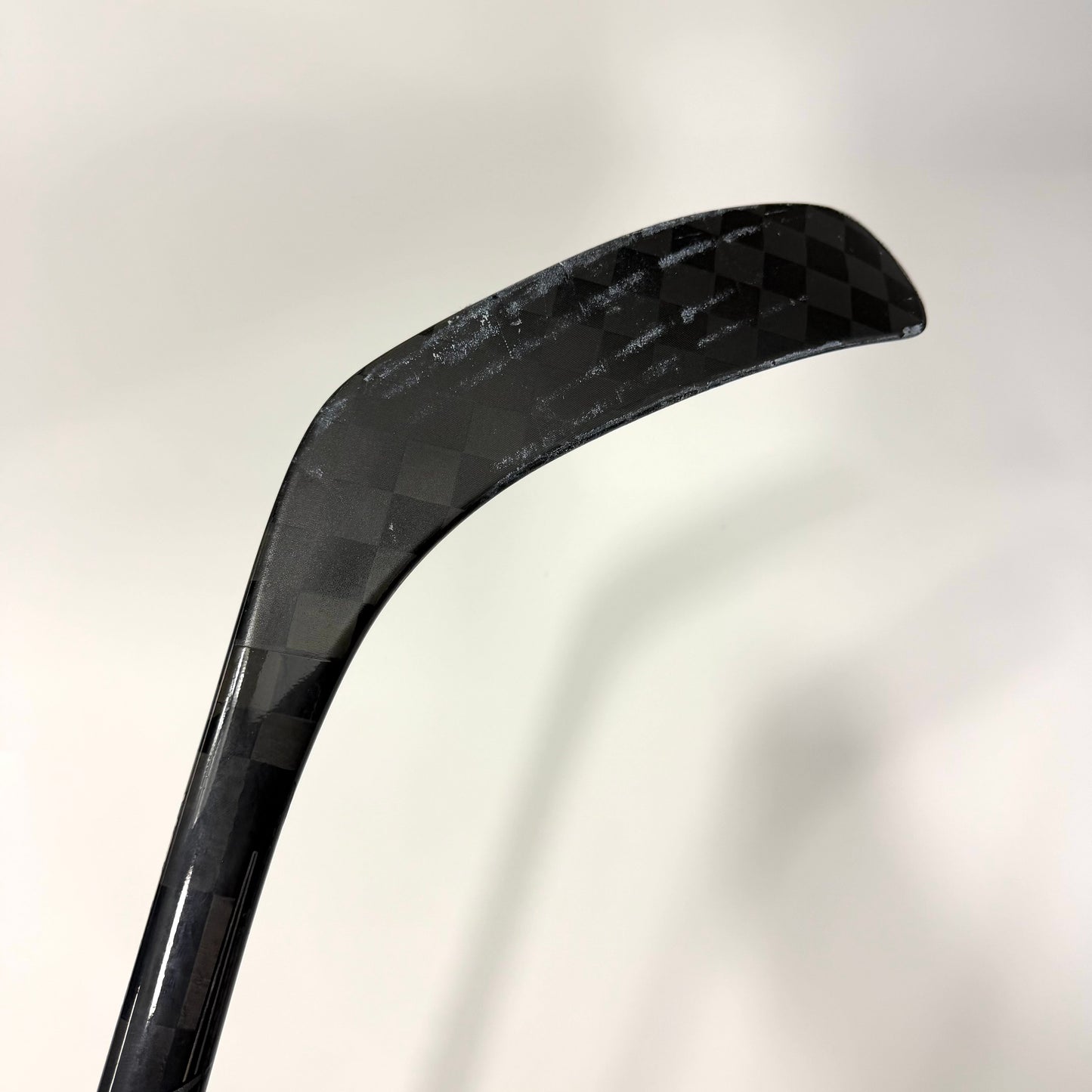 Used Left Silver Bauer Vapor Hyperlite 2 | 70 Flex P90TM Curve Grip | AB722