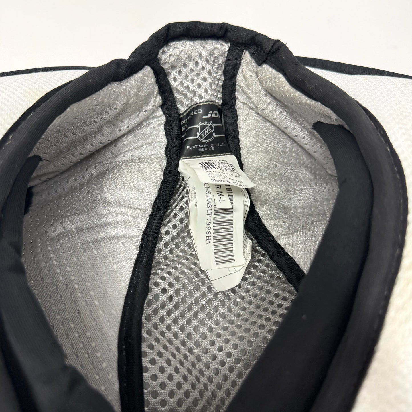 Like New Reebok 7k Pro Shoulder Pads | Senior M/L | AB874