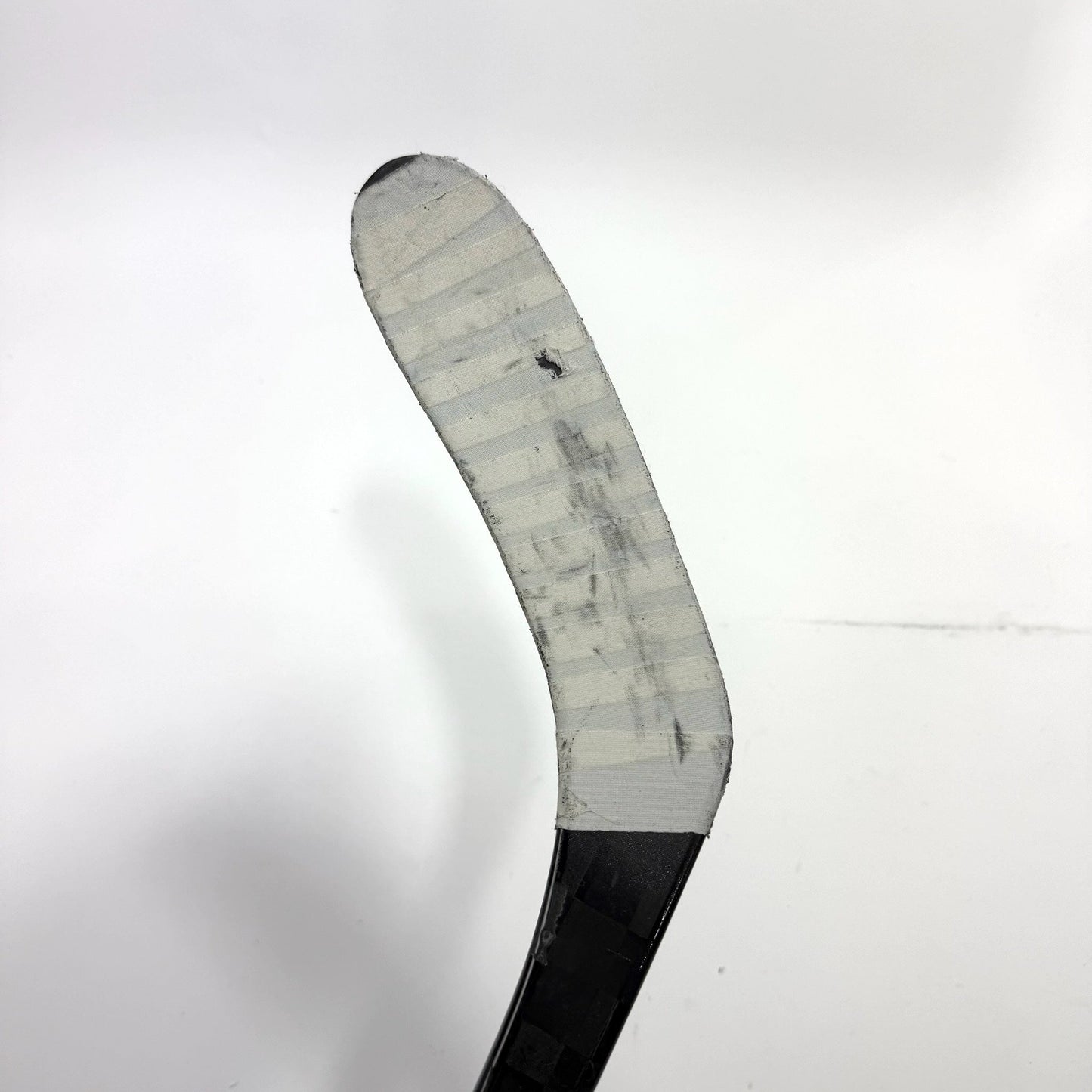 Used Left Red Bauer Pulse | 87 Flex P28 Curve Grip | Matt Gryzelcyk | BH141