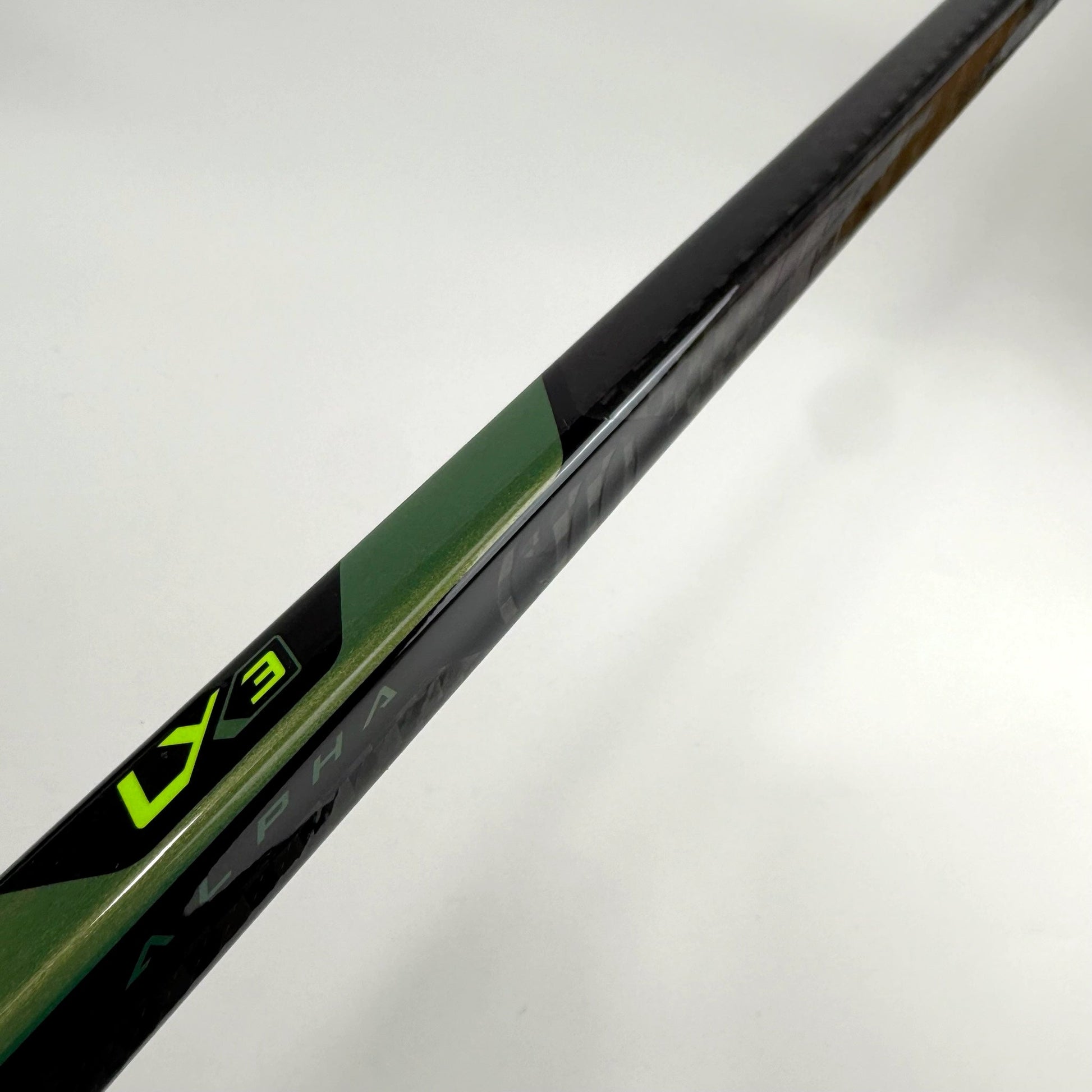 New Left Warrior Alpha LX3 | 85 Flex W88 Curve Grip | F458 - Top Flight Hockey