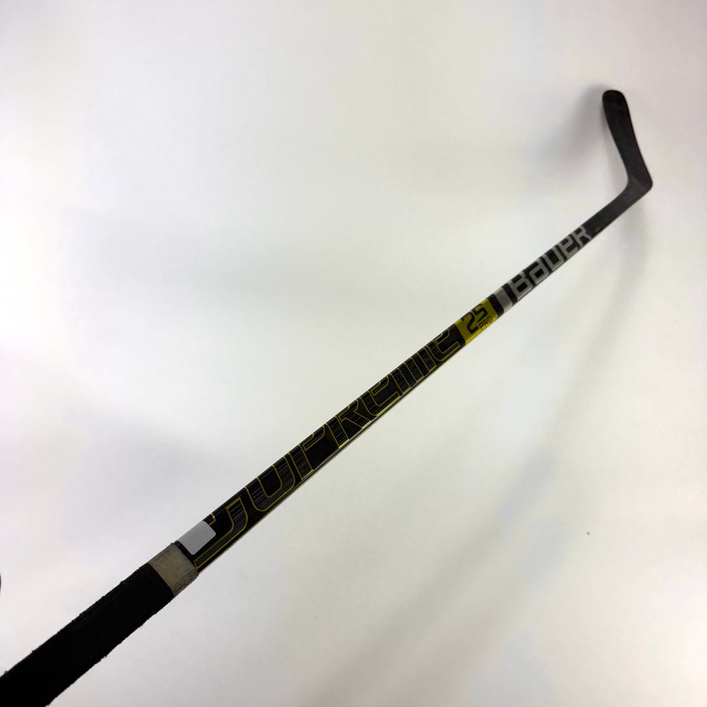 Broken Caggiula Bauer Supreme 2S Pro | CH25
