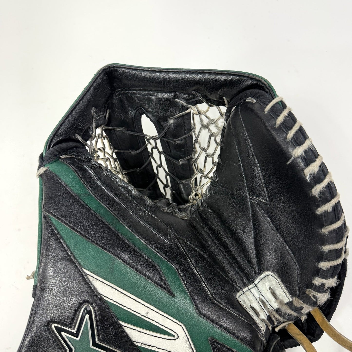 Used Regular Black/Green/White Brian's Subzero 3 Pro Goalie Glove | Senior | AB532