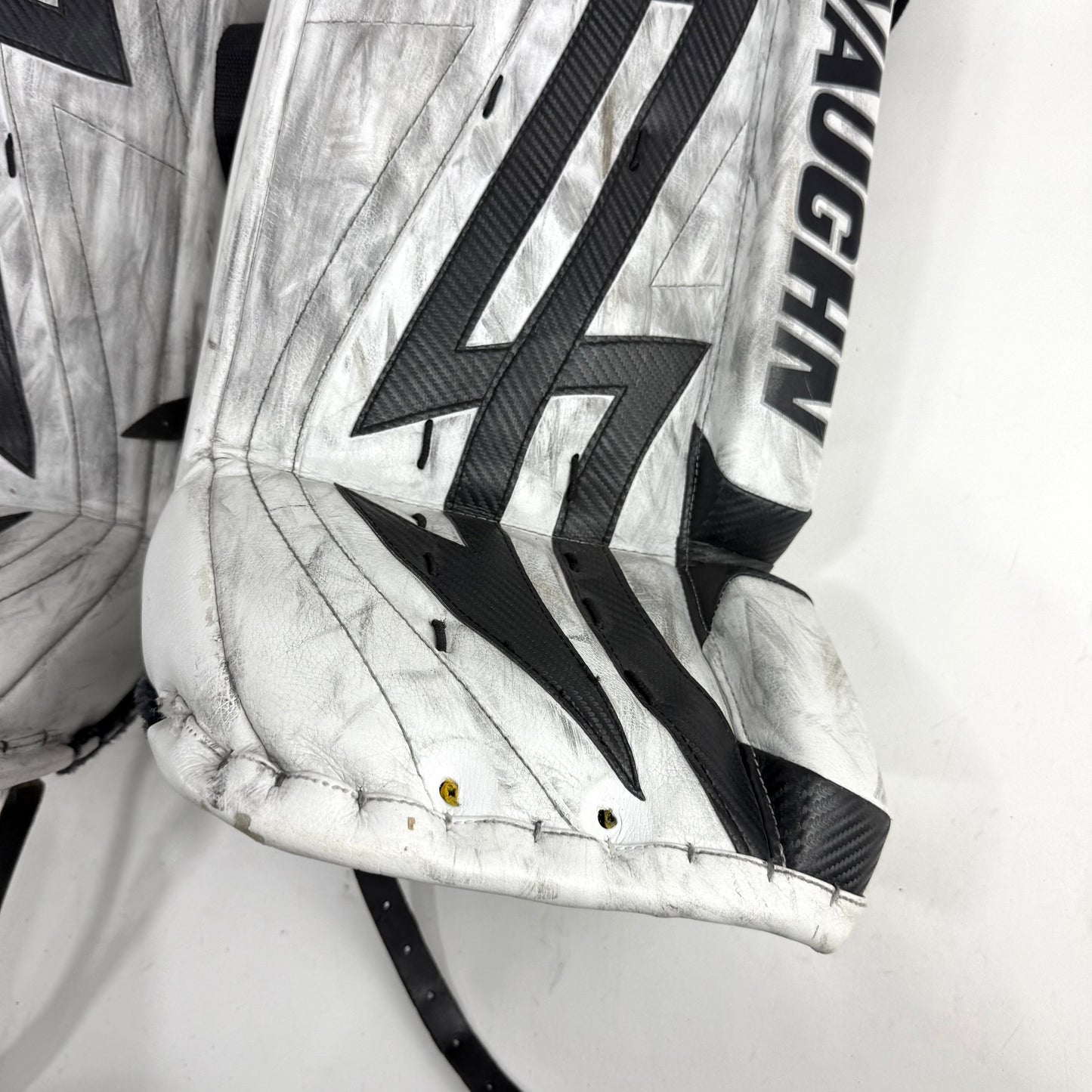 Used White and Black Vaughn Velocity 7400 Goalie Pads | 34 +1"