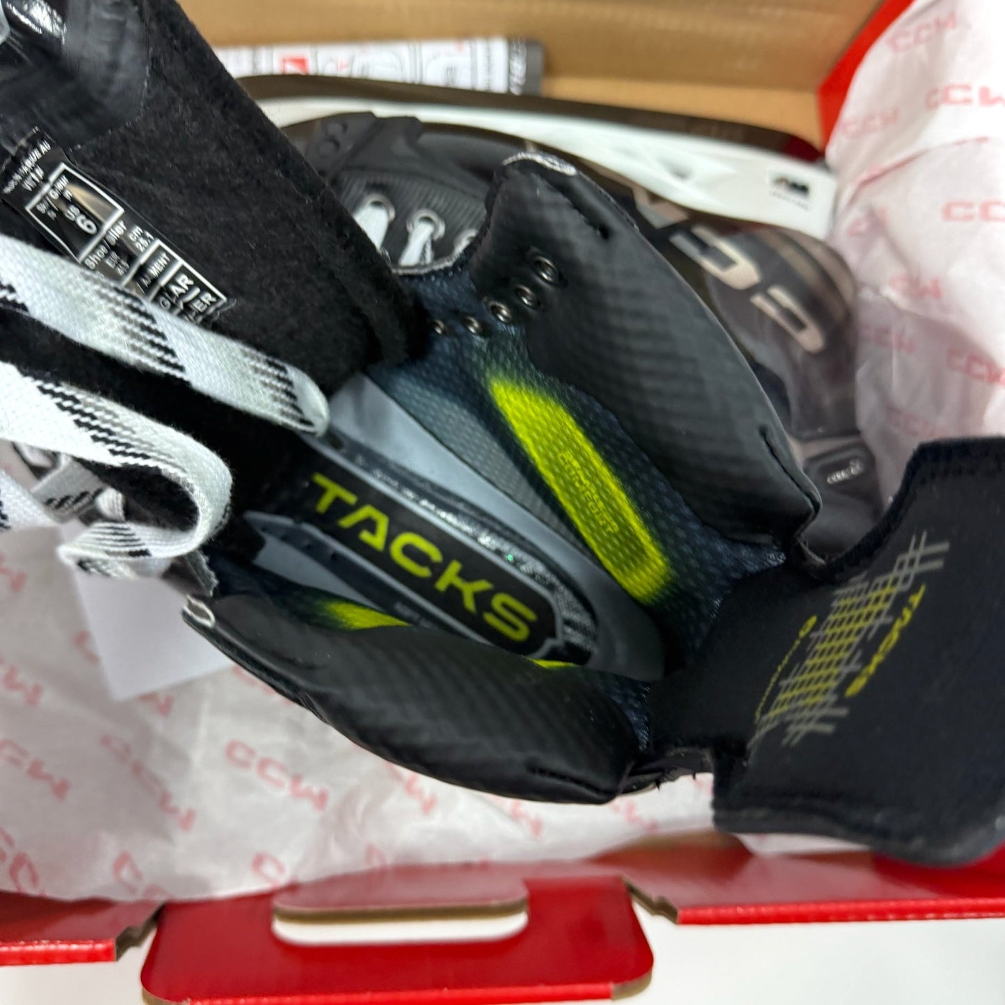 Brand New Retail CCM Tacks XF Pro Skates - Size 6 - Regular
