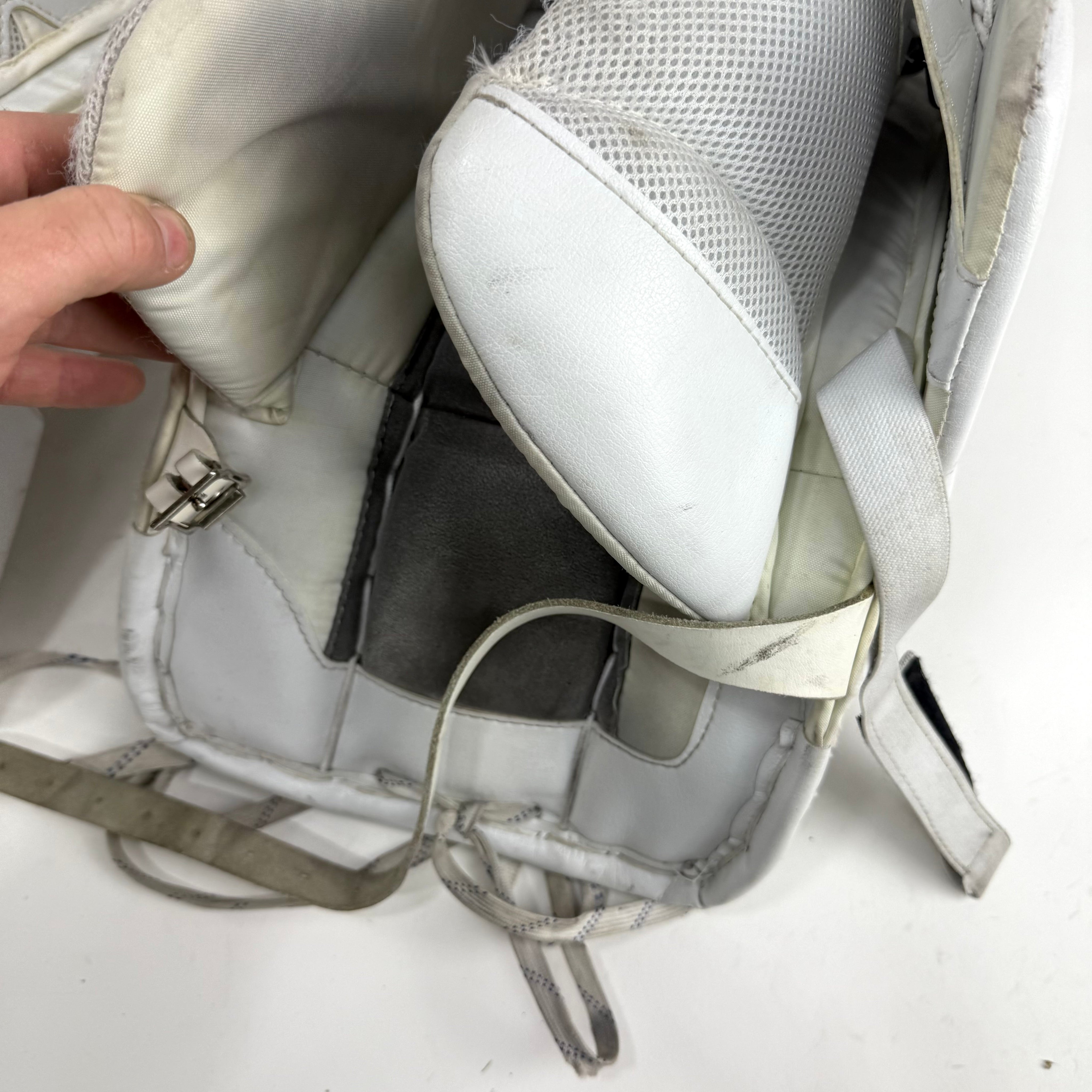 Used White Vaughn XFP Goalie Pads | 31 +2" - Top Flight Hockey
